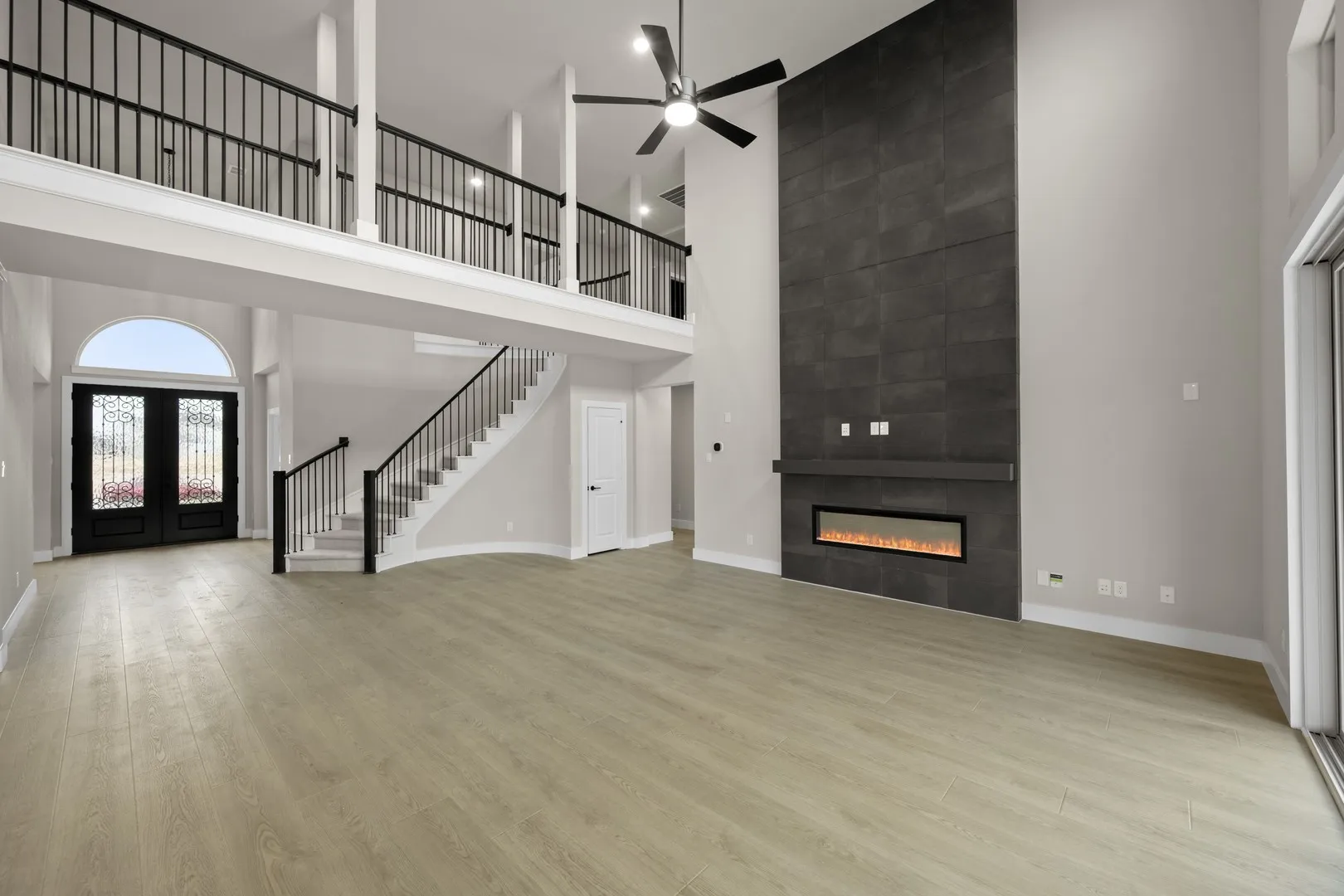 1822 Whisperwood- living room-1