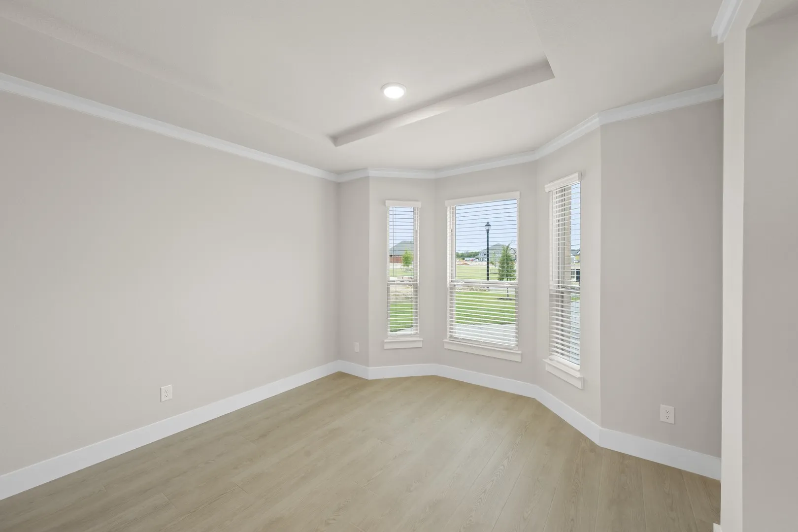 1822 Whisperwood- Flex SPace-1