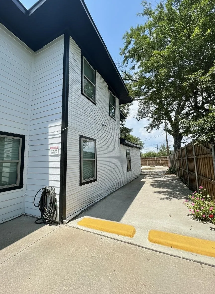 Quadruplex For Sale in Dallas County , 4947 E Side Avenue, Dallas, Texas 75214, 5 Bedroom, 5 Bathroom, 8 Garage spaces, 0 Sqft, built in 1912, Preowned, mls#21047048, Real Estate Agent in Dallas, Homes For Sale in Dallas county, Homes For Sale in Dallas, Realtor in Dallas Texas, Real Estate Brokerage Independent Realty Texas, Luminita Cordes Realtor