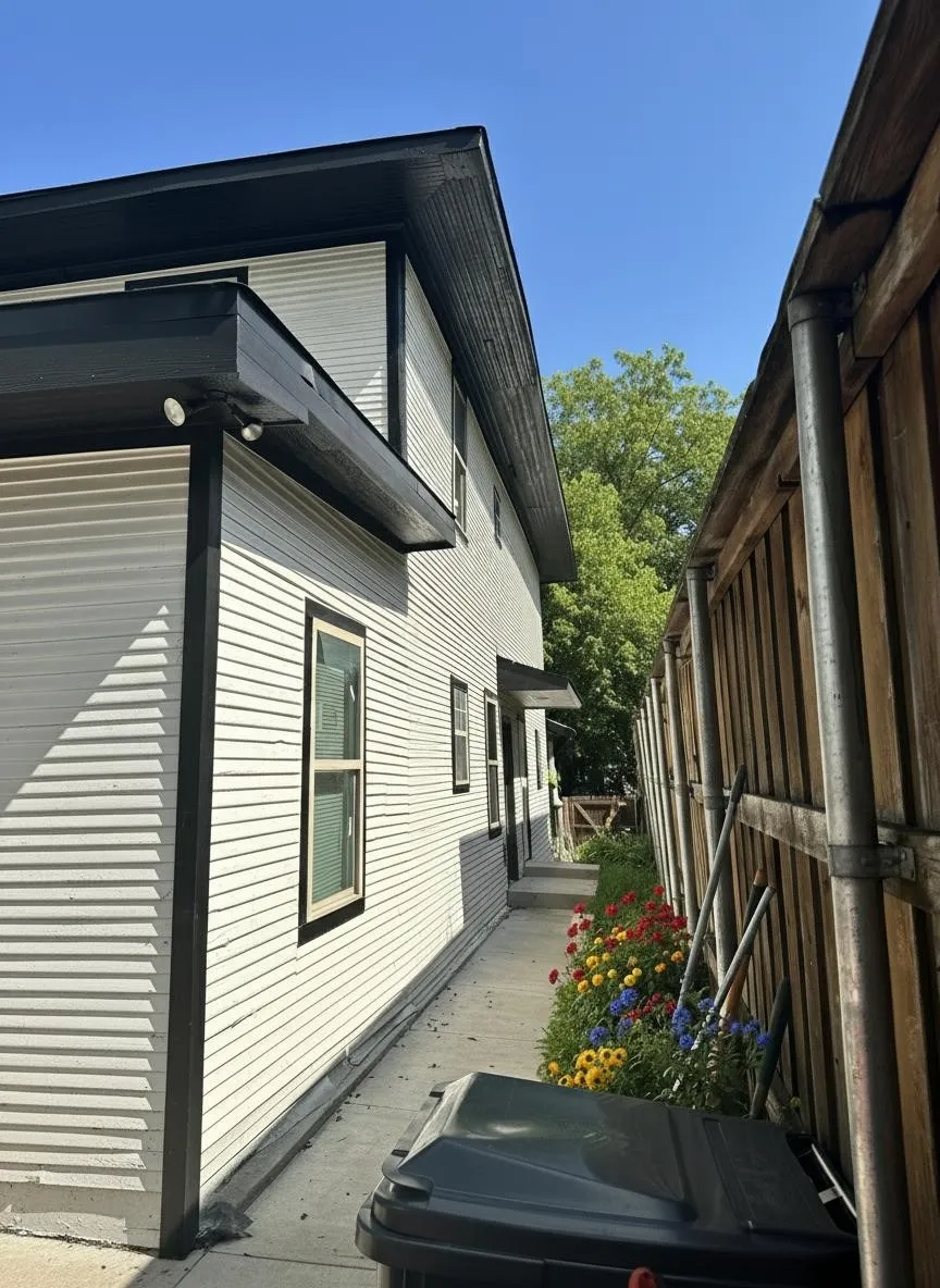 Quadruplex For Sale in Dallas County , 4947 E Side Avenue, Dallas, Texas 75214, 5 Bedroom, 5 Bathroom, 8 Garage spaces, 0 Sqft, built in 1912, Preowned, mls#21047048, Real Estate Agent in Dallas, Homes For Sale in Dallas county, Homes For Sale in Dallas, Realtor in Dallas Texas, Real Estate Brokerage Independent Realty Texas, Luminita Cordes Realtor