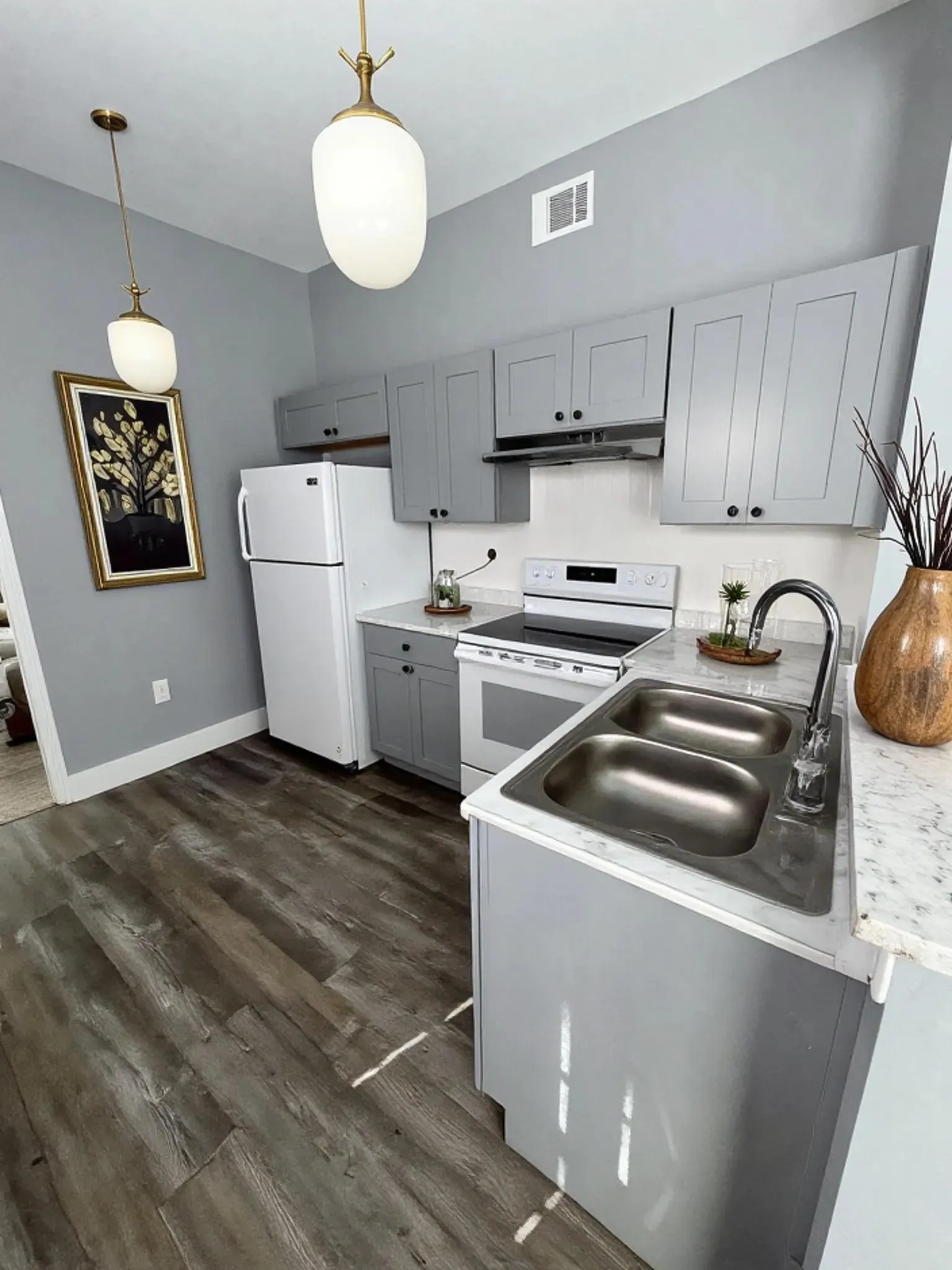 Quadruplex For Sale in Dallas County , 4947 E Side Avenue, Dallas, Texas 75214, 5 Bedroom, 5 Bathroom, 8 Garage spaces, 0 Sqft, built in 1912, Preowned, mls#21047048, Real Estate Agent in Dallas, Homes For Sale in Dallas county, Homes For Sale in Dallas, Realtor in Dallas Texas, Real Estate Brokerage Independent Realty Texas, Luminita Cordes Realtor