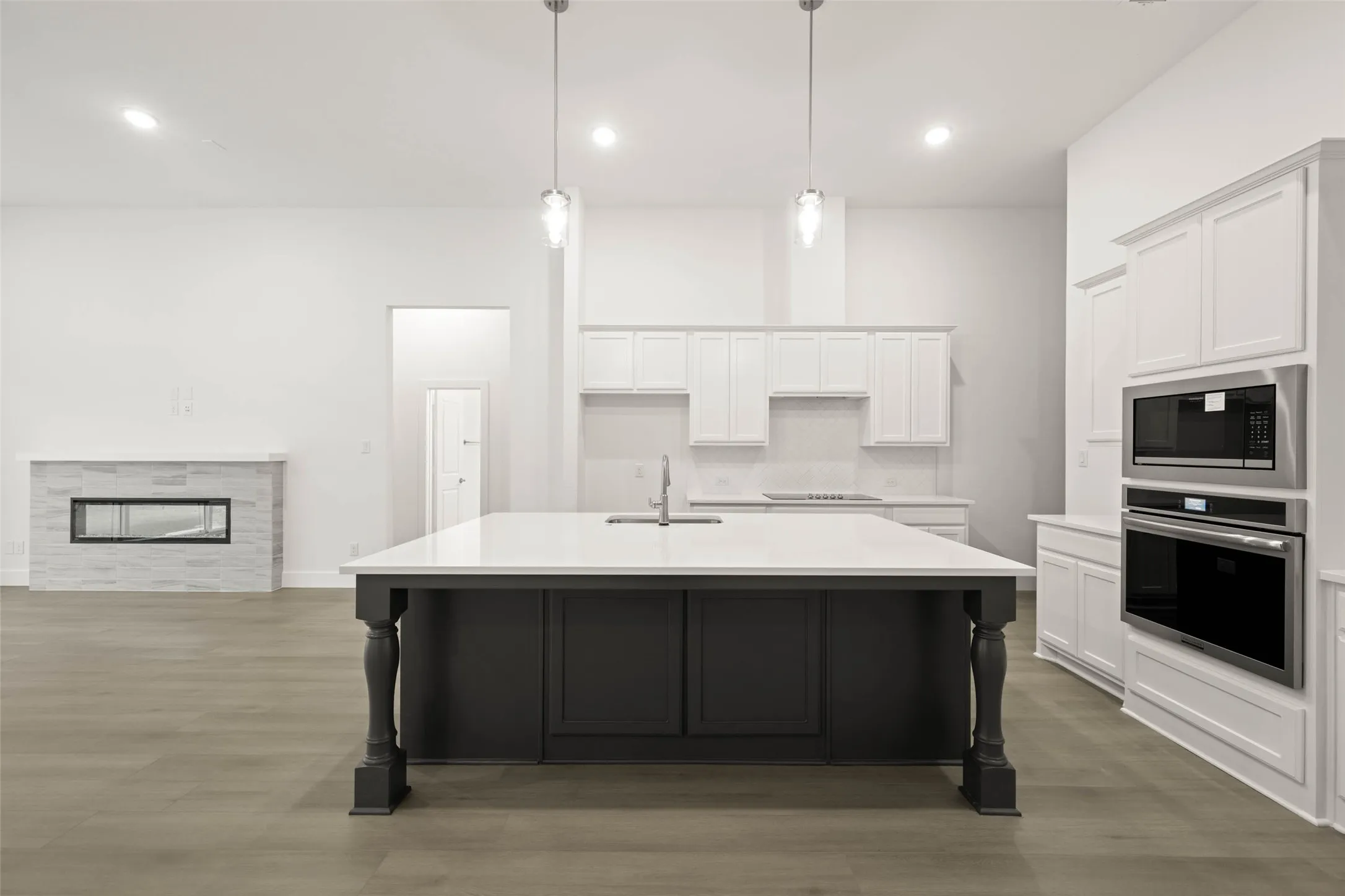 1911 Aspen- Kitchen-1