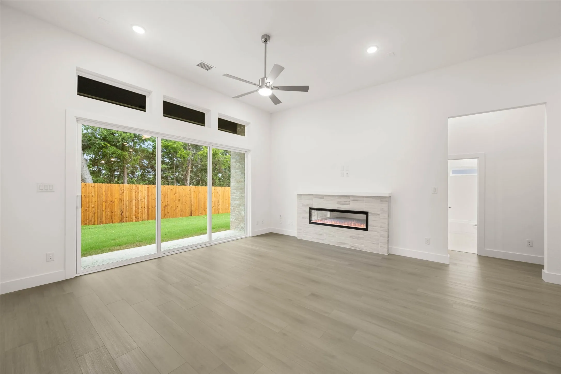 1911 Aspen- Living Room-2
