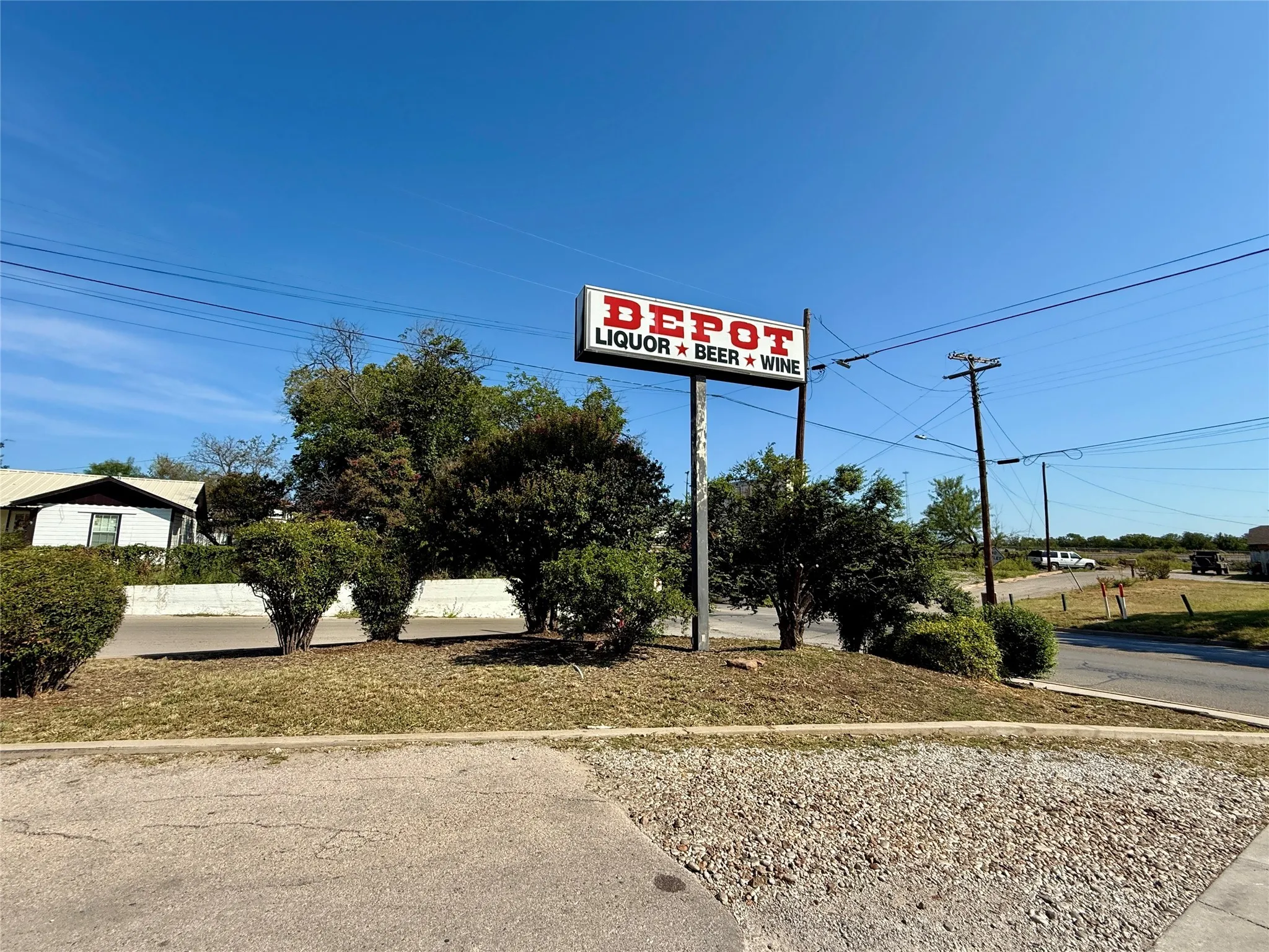 Retail For Sale in Brown County , 1001 Vine Street, Brownwood, Texas 76801, 0, 0, Garage spaces, 0 Sqft, built in 2000, Preowned, Price $1,900,000, mls#21047246, Real Estate Agent in Brownwood, Homes For Sale in Brown county, Homes For Sale in Brownwood, Realtor in Brownwood Texas, Real Estate Brokerage Independent Realty Texas, Luminita Cordes Realtor