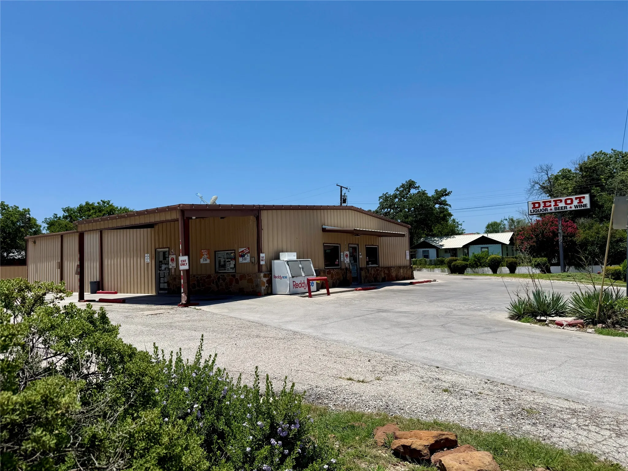 Business For Sale in Brown County , 1001 A Vine, Brownwood, Texas 76801, 0, 0, Garage spaces, 0 Sqft, built in 1997, Preowned, Price $2,825,000, mls#21047293, Real Estate Agent in Brownwood, Homes For Sale in Brown county, Homes For Sale in Brownwood, Realtor in Brownwood Texas, Real Estate Brokerage Independent Realty Texas, Luminita Cordes Realtor
