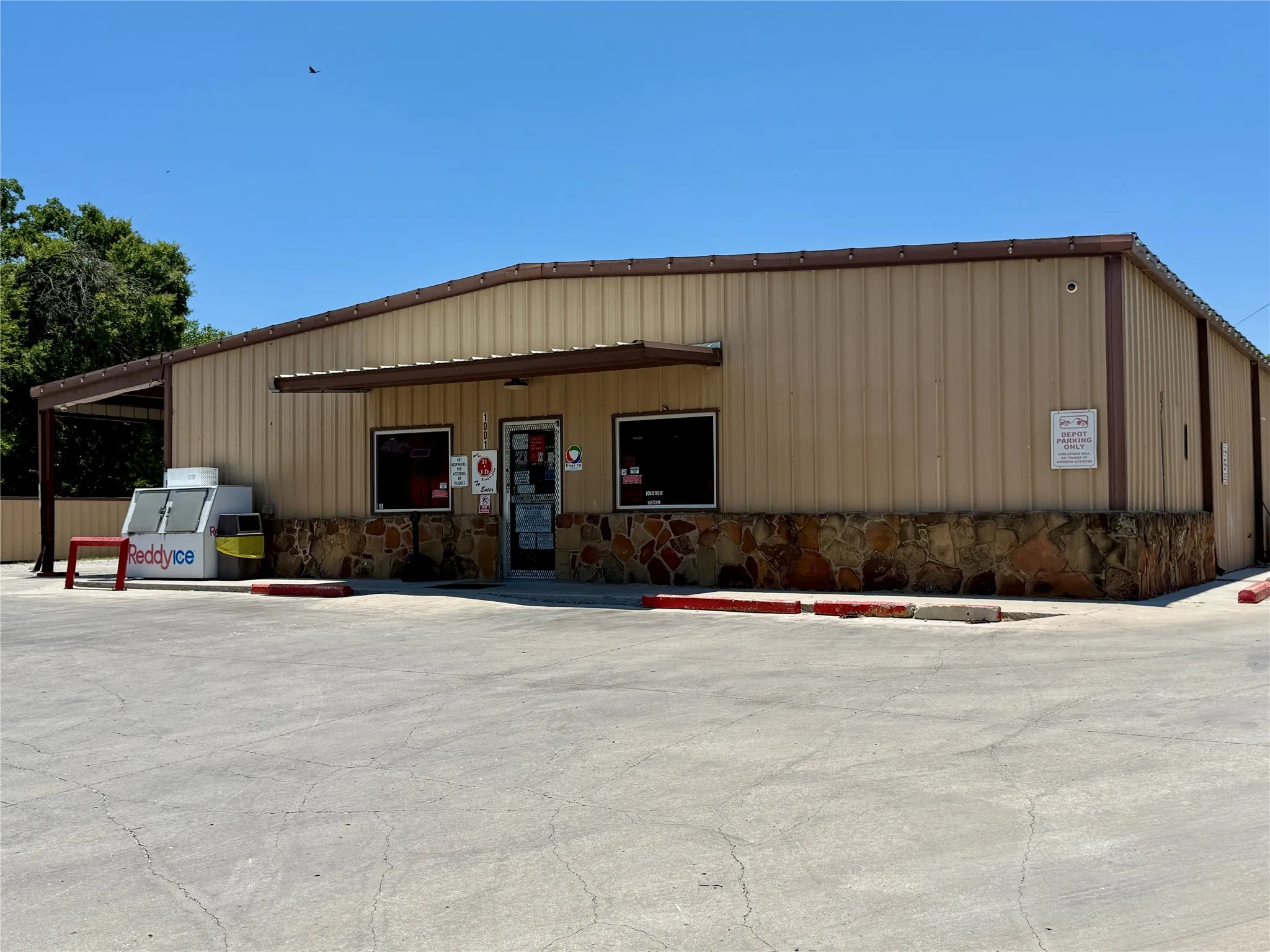Business For Sale in Brown County , 1001 A Vine, Brownwood, Texas 76801, 0, 0, Garage spaces, 0 Sqft, built in 1997, Preowned, Price $2,825,000, mls#21047293, Real Estate Agent in Brownwood, Homes For Sale in Brown county, Homes For Sale in Brownwood, Realtor in Brownwood Texas, Real Estate Brokerage Independent Realty Texas, Luminita Cordes Realtor