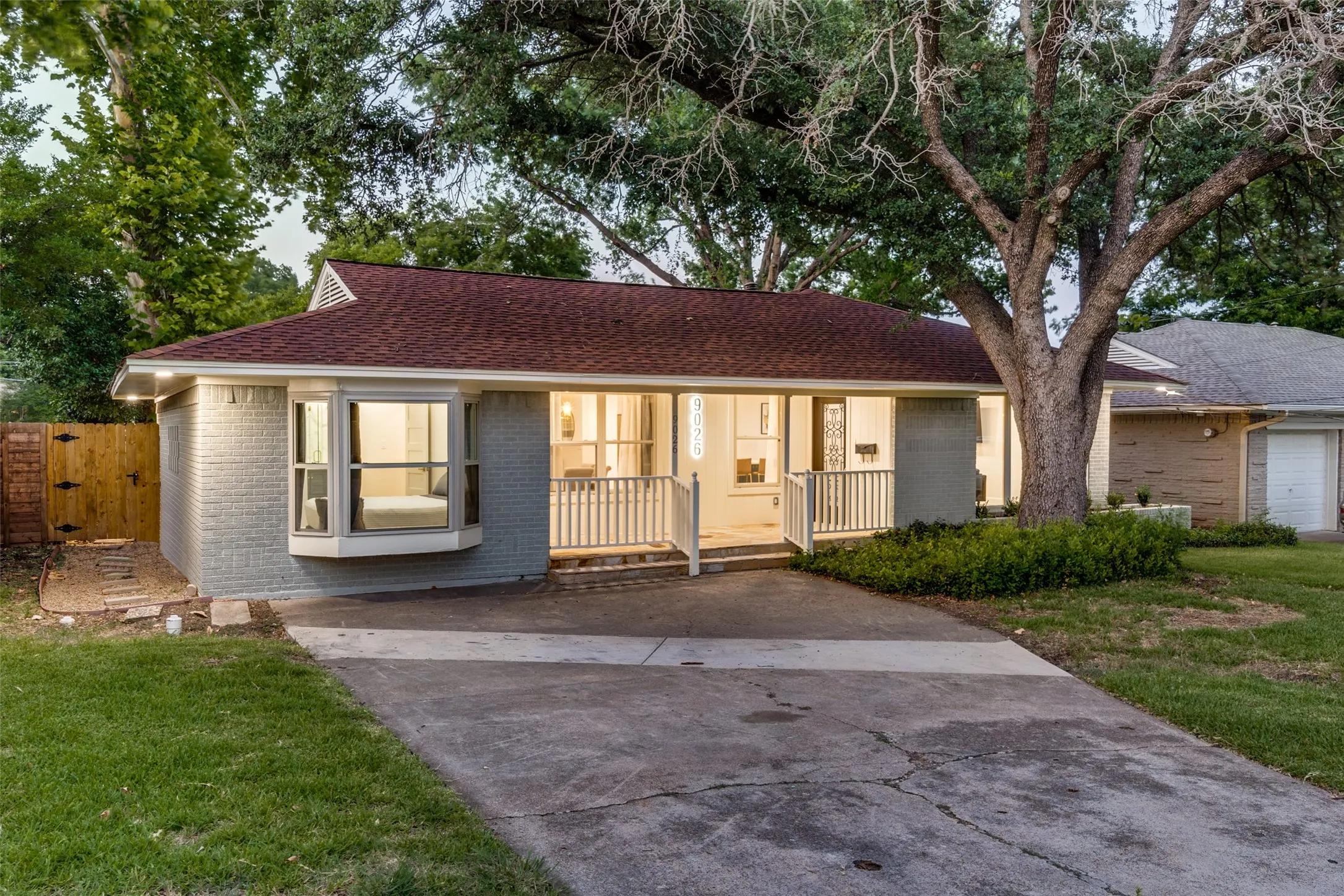 Single Family Residence For Rent in Dallas County , 9026 Livenshire Drive, Dallas, Texas 75238, 4 Bedroom, 3 Bathroom, Garage spaces, 1,952 Sqft, built in 1955, mls#21046580, Real Estate Agent in Dallas, Homes For Rent in Dallas county, Homes For Rent in Dallas, Realtor in Dallas Texas, Real Estate Brokerage Independent Realty Texas, Luminita Cordes Realtor