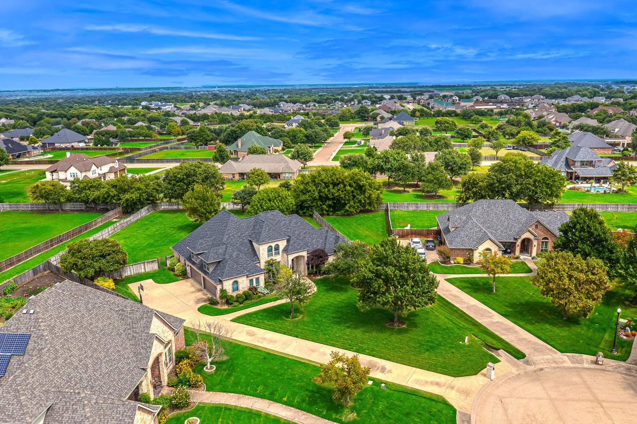 Single Family Residence For Sale in Ellis County , 8271 Glenwick Drive, Waxahachie, Texas 75167, 4 Bedroom, 3 Bathroom, 4 Garage spaces, 3,427 Sqft, built in 2006, Preowned, mls#21040496, Real Estate Agent in Waxahachie, Homes For Sale in Ellis county, Homes For Sale in Waxahachie, Realtor in Waxahachie Texas, Real Estate Brokerage Independent Realty Texas, Luminita Cordes Realtor
