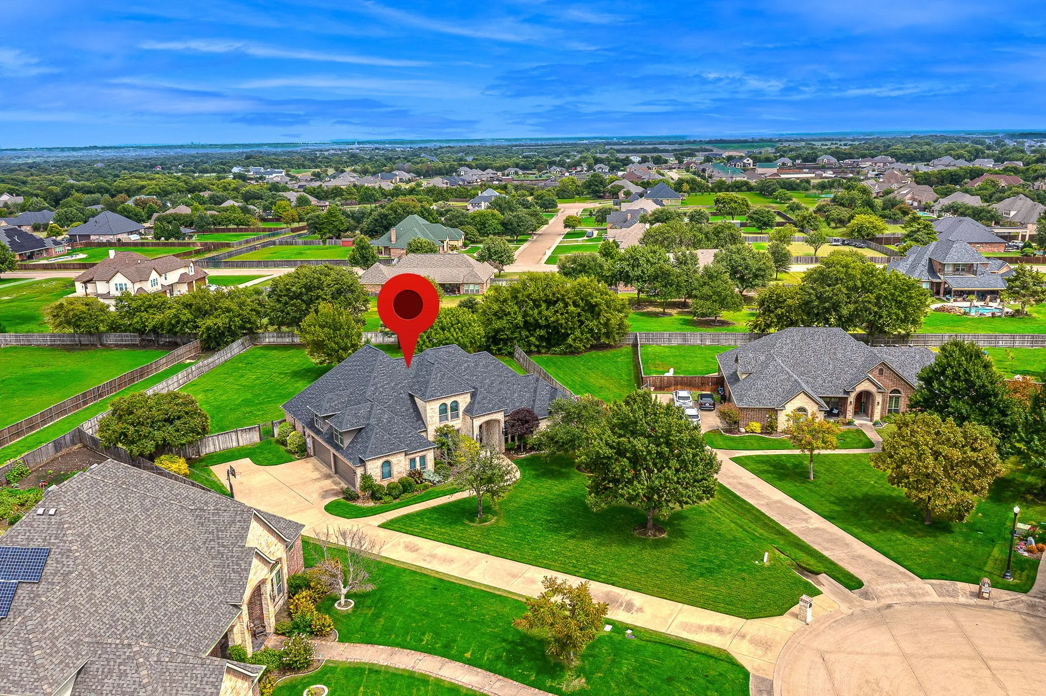 Over sized lot in the cul-de-sac