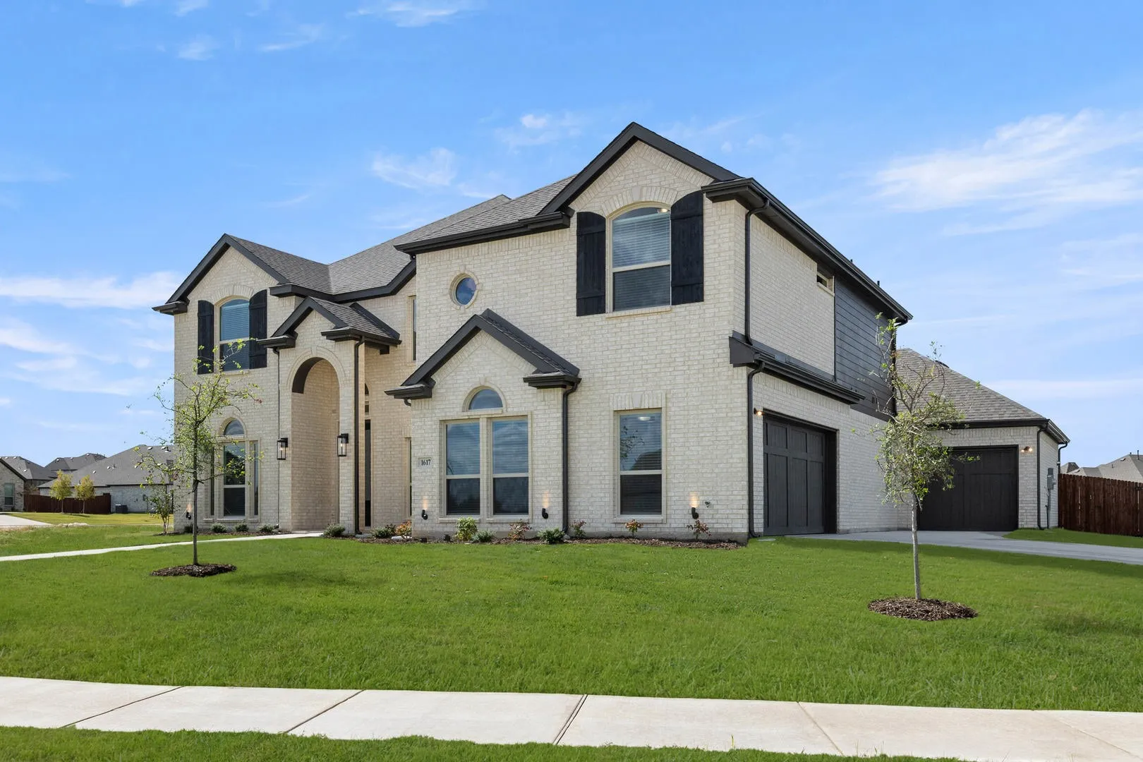 1_1617 Whisperwood-Front-2