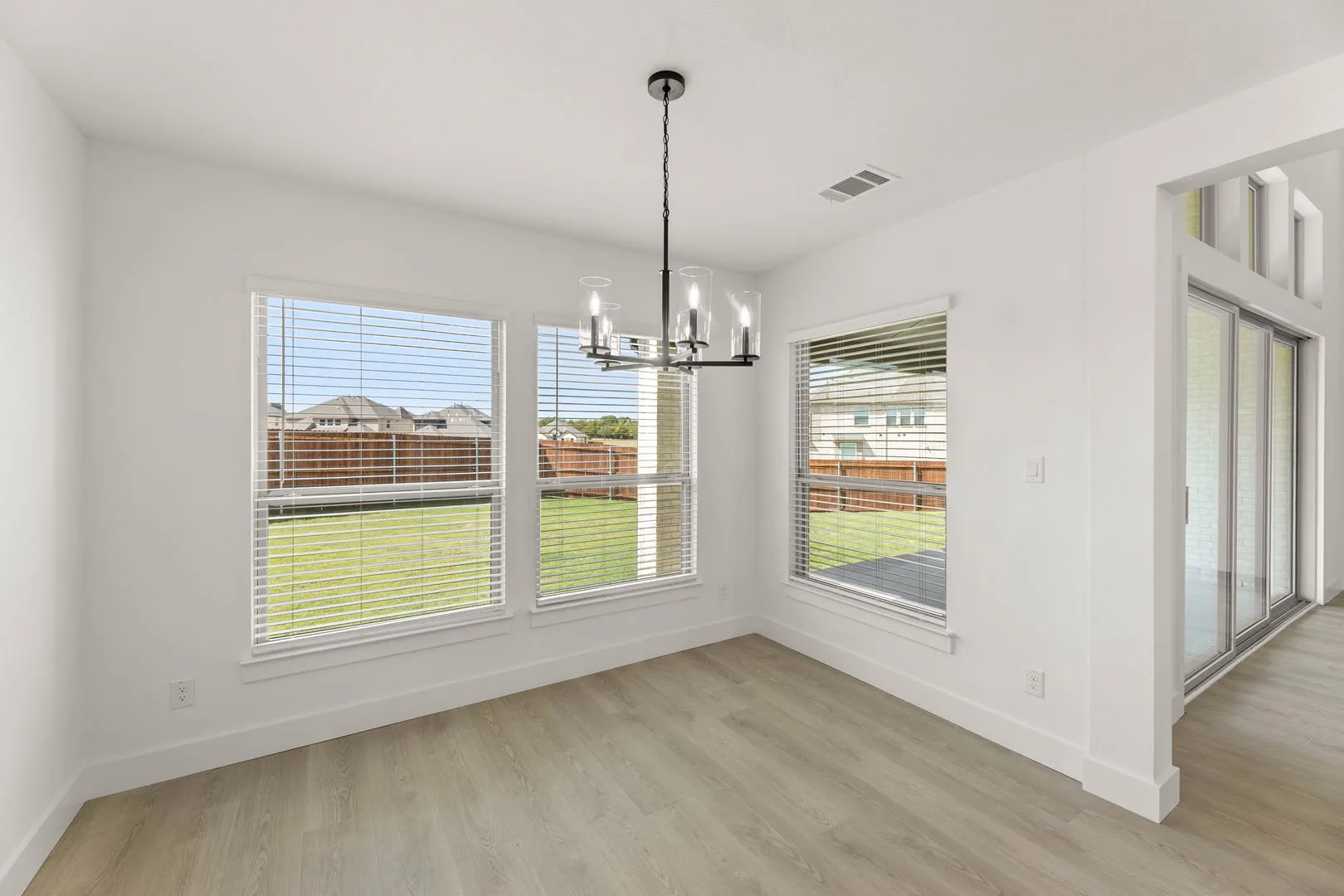 1617 Whisperwood-Breakfast Nook-1