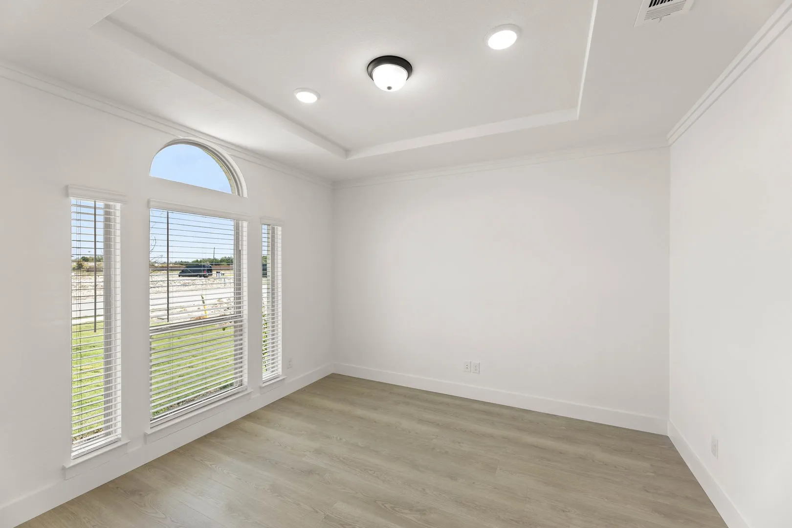 1617 Whisperwood-Study-1