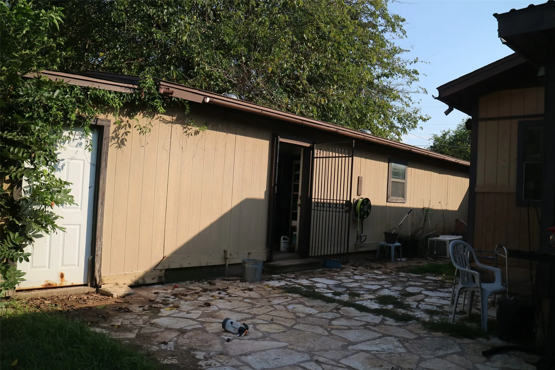 Mobile Home For Sale in Hood County , 3601 Greenbrook Street, Granbury, Texas 76048, 2 Bedroom, 1 Bathroom, Garage spaces, 0 Sqft, built in 0, Price $139,000, mls#21045660, Real Estate Agent in Granbury, Homes For Sale in Hood county, Homes For Sale in Granbury, Realtor in Granbury Texas, Real Estate Brokerage Independent Realty Texas, Luminita Cordes Realtor