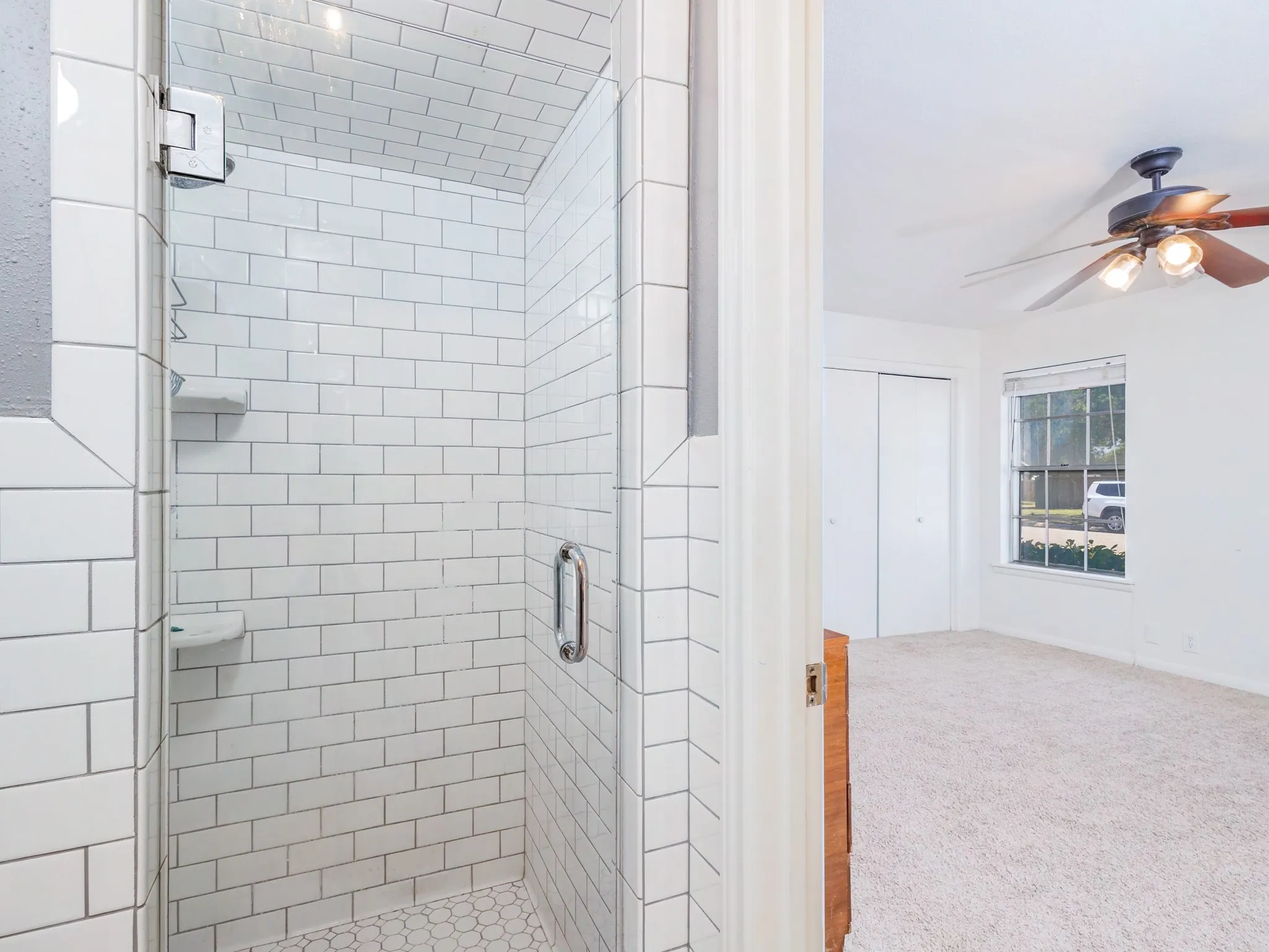 Ensuite Bath 2