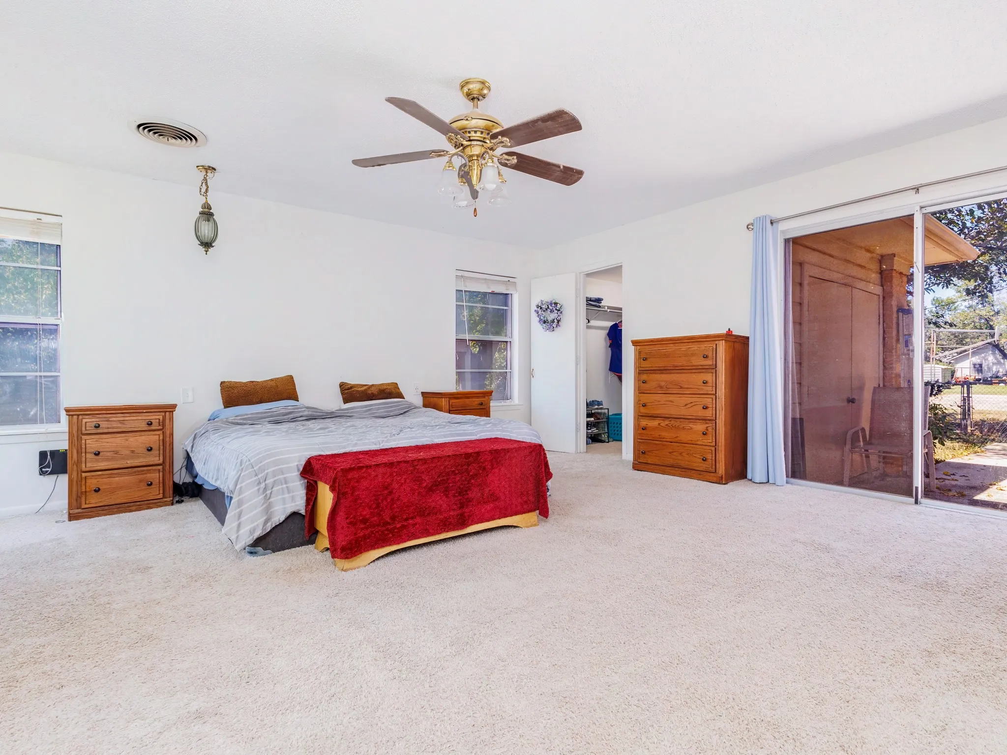 Single Family Residence For Sale in Brown County , 1909 8th Street, Brownwood, Texas 76801, 4 Bedroom, 4 Bathroom, Garage spaces, 3,574 Sqft, built in 0, mls#21044056, Real Estate Agent in Brownwood, Homes For Sale in Brown county, Homes For Sale in Brownwood, Realtor in Brownwood Texas, Real Estate Brokerage Independent Realty Texas, Luminita Cordes Realtor