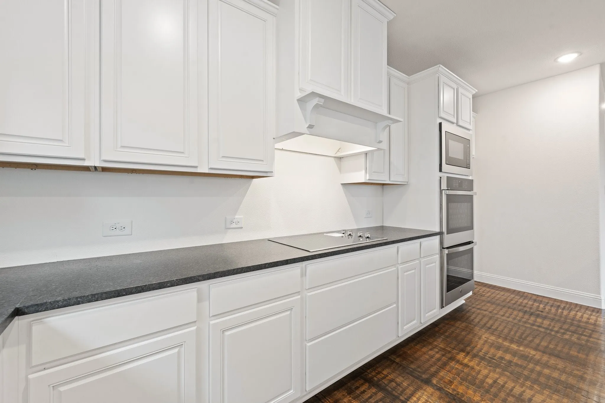 Single Family Residence For Sale in Ellis County , 10305 Livestock Avenue, Venus, Texas 76084, 5 Bedroom, 3 Bathroom, 2 Garage spaces, 2,581 Sqft, built in 2025, mls#21044431, Real Estate Agent in Venus, Homes For Sale in Ellis county, Homes For Sale in Venus, Realtor in Venus Texas, Real Estate Brokerage Independent Realty Texas, Luminita Cordes Realtor