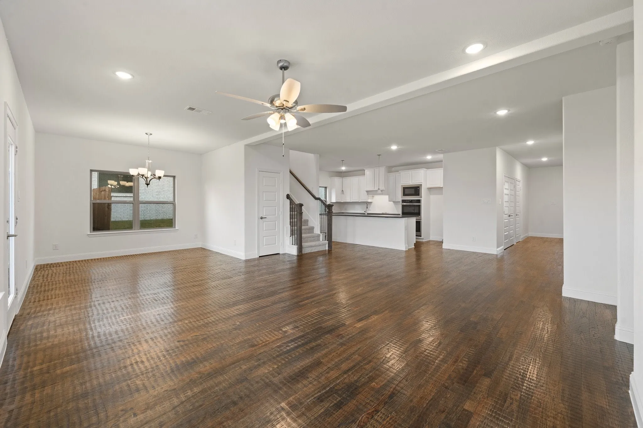 Single Family Residence For Sale in Ellis County , 10305 Livestock Avenue, Venus, Texas 76084, 5 Bedroom, 3 Bathroom, 2 Garage spaces, 2,581 Sqft, built in 2025, mls#21044431, Real Estate Agent in Venus, Homes For Sale in Ellis county, Homes For Sale in Venus, Realtor in Venus Texas, Real Estate Brokerage Independent Realty Texas, Luminita Cordes Realtor