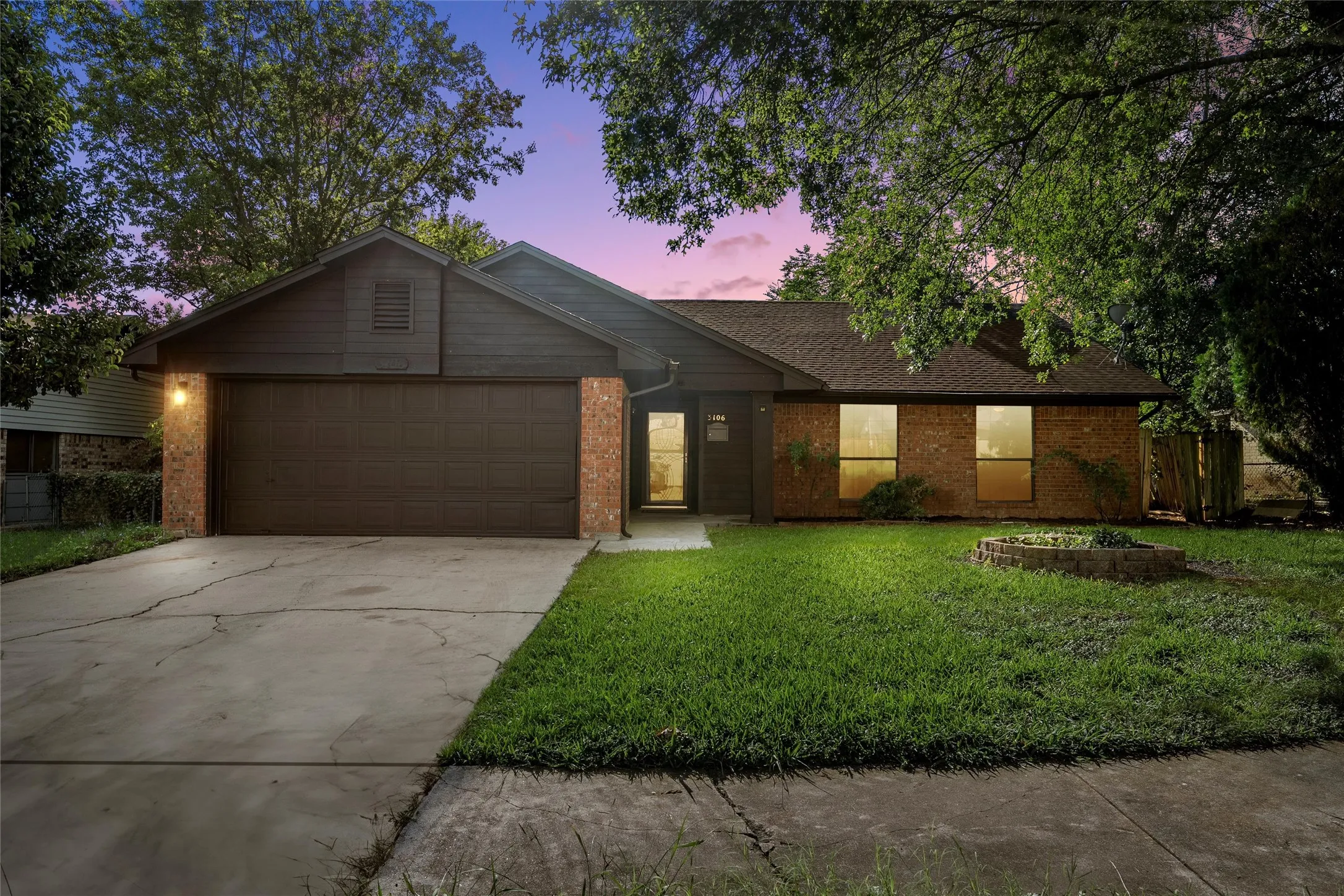 Single Family Residence For Sale in Bell County , 3106 Sungate Drive, Killeen, Texas 76549, 3 Bedroom, 2 Bathroom, 2 Garage spaces, 1,464 Sqft, built in 1984, Preowned, mls#21044100, Real Estate Agent in Killeen, Homes For Sale in Bell county, Homes For Sale in Killeen, Realtor in Killeen Texas, Real Estate Brokerage Independent Realty Texas, Luminita Cordes Realtor