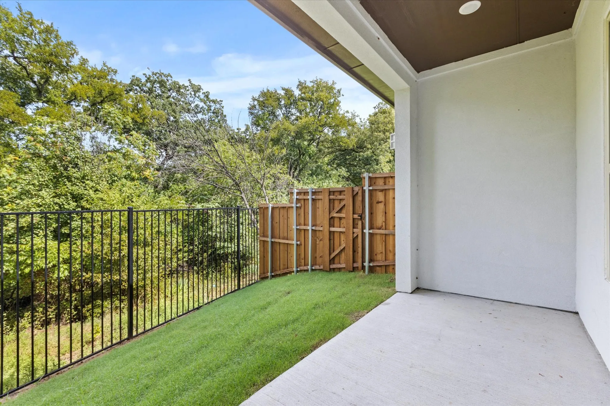 Condominium For Sale in Denton County , 436 Waterscape Drive 1443, Hickory Creek, Texas 75065, 2 Bedroom, 3 Bathroom, 2 Garage spaces, 2,351 Sqft, built in 2025, New Construction - Complete, mls#21045585, Real Estate Agent in Hickory Creek, Homes For Sale in Denton county, Homes For Sale in Hickory Creek, Realtor in Hickory Creek Texas, Real Estate Brokerage Independent Realty Texas, Luminita Cordes Realtor