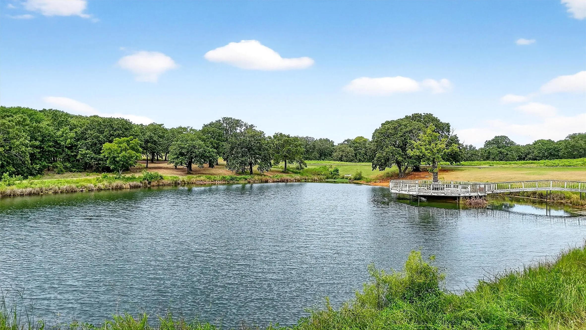 Farm For Sale in Grayson County , 2887 Liberty Road, Gordonville, Texas 76245, 5 Bedroom, 3 Bathroom, 5 Garage spaces, 5,500 Sqft, built in 1990, Preowned, mls#21047375, Real Estate Agent in Gordonville, Homes For Sale in Grayson county, Homes For Sale in Gordonville, Realtor in Gordonville Texas, Real Estate Brokerage Independent Realty Texas, Luminita Cordes Realtor
