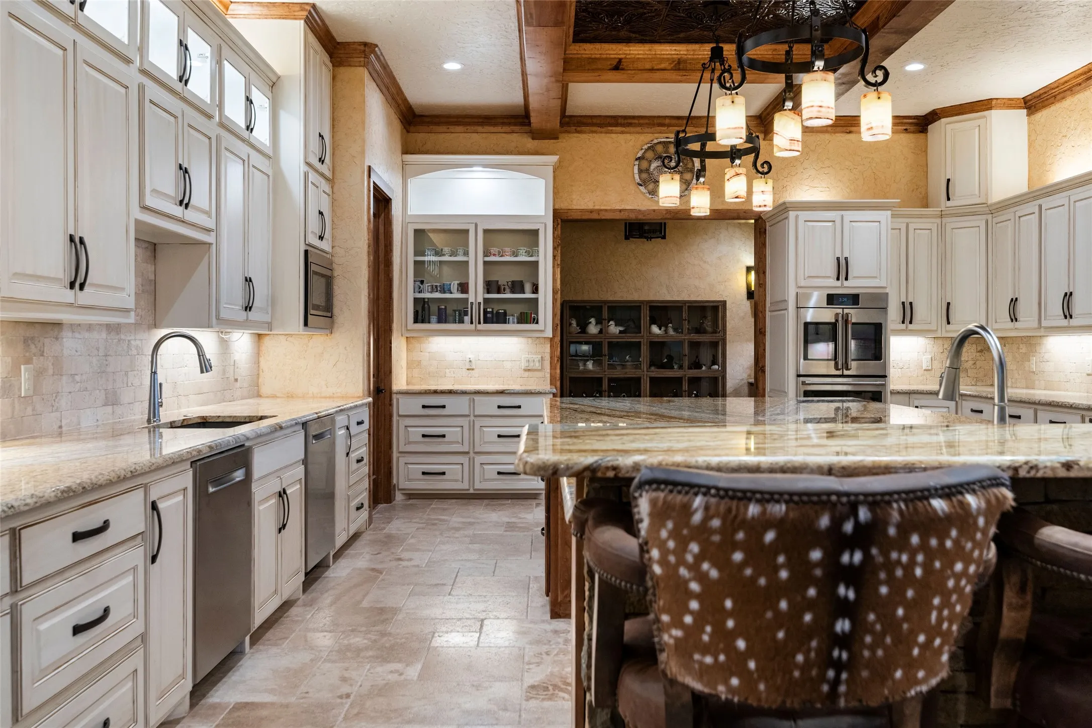 Single Family Residence For Sale in Parker County , 117a Hansma Way, Weatherford, Texas 76087, 4 Bedroom, 5 Bathroom, 4 Garage spaces, 4,809 Sqft, built in 2023, Preowned, mls#21047122, Real Estate Agent in Weatherford, Homes For Sale in Parker county, Homes For Sale in Weatherford, Realtor in Weatherford Texas, Real Estate Brokerage Independent Realty Texas, Luminita Cordes Realtor
