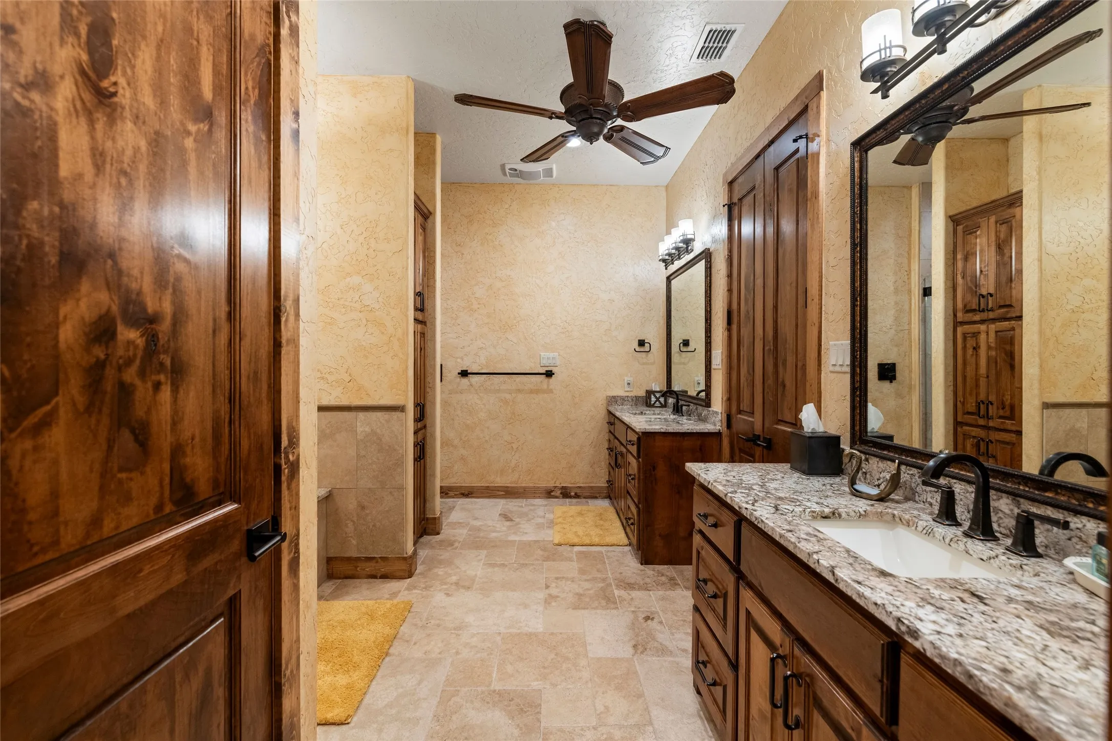 Single Family Residence For Sale in Parker County , 117a Hansma Way, Weatherford, Texas 76087, 4 Bedroom, 5 Bathroom, 4 Garage spaces, 4,809 Sqft, built in 2023, Preowned, mls#21047122, Real Estate Agent in Weatherford, Homes For Sale in Parker county, Homes For Sale in Weatherford, Realtor in Weatherford Texas, Real Estate Brokerage Independent Realty Texas, Luminita Cordes Realtor