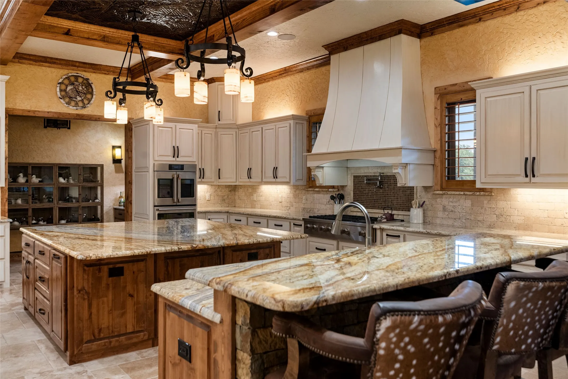 Single Family Residence For Sale in Parker County , 117a Hansma Way, Weatherford, Texas 76087, 4 Bedroom, 5 Bathroom, 4 Garage spaces, 4,809 Sqft, built in 2023, Preowned, mls#21047122, Real Estate Agent in Weatherford, Homes For Sale in Parker county, Homes For Sale in Weatherford, Realtor in Weatherford Texas, Real Estate Brokerage Independent Realty Texas, Luminita Cordes Realtor