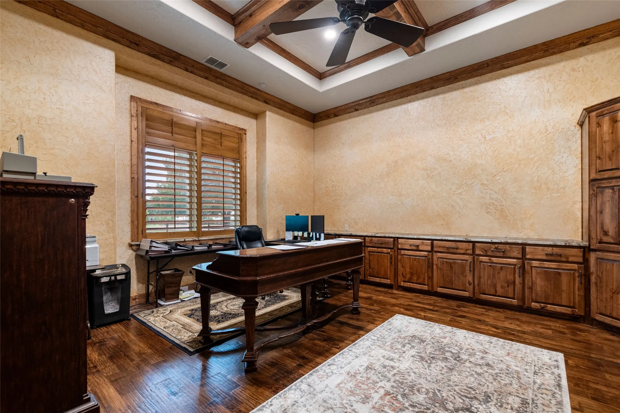 Single Family Residence For Sale in Parker County , 117a Hansma Way, Weatherford, Texas 76087, 4 Bedroom, 5 Bathroom, 4 Garage spaces, 4,809 Sqft, built in 2023, Preowned, mls#21047122, Real Estate Agent in Weatherford, Homes For Sale in Parker county, Homes For Sale in Weatherford, Realtor in Weatherford Texas, Real Estate Brokerage Independent Realty Texas, Luminita Cordes Realtor