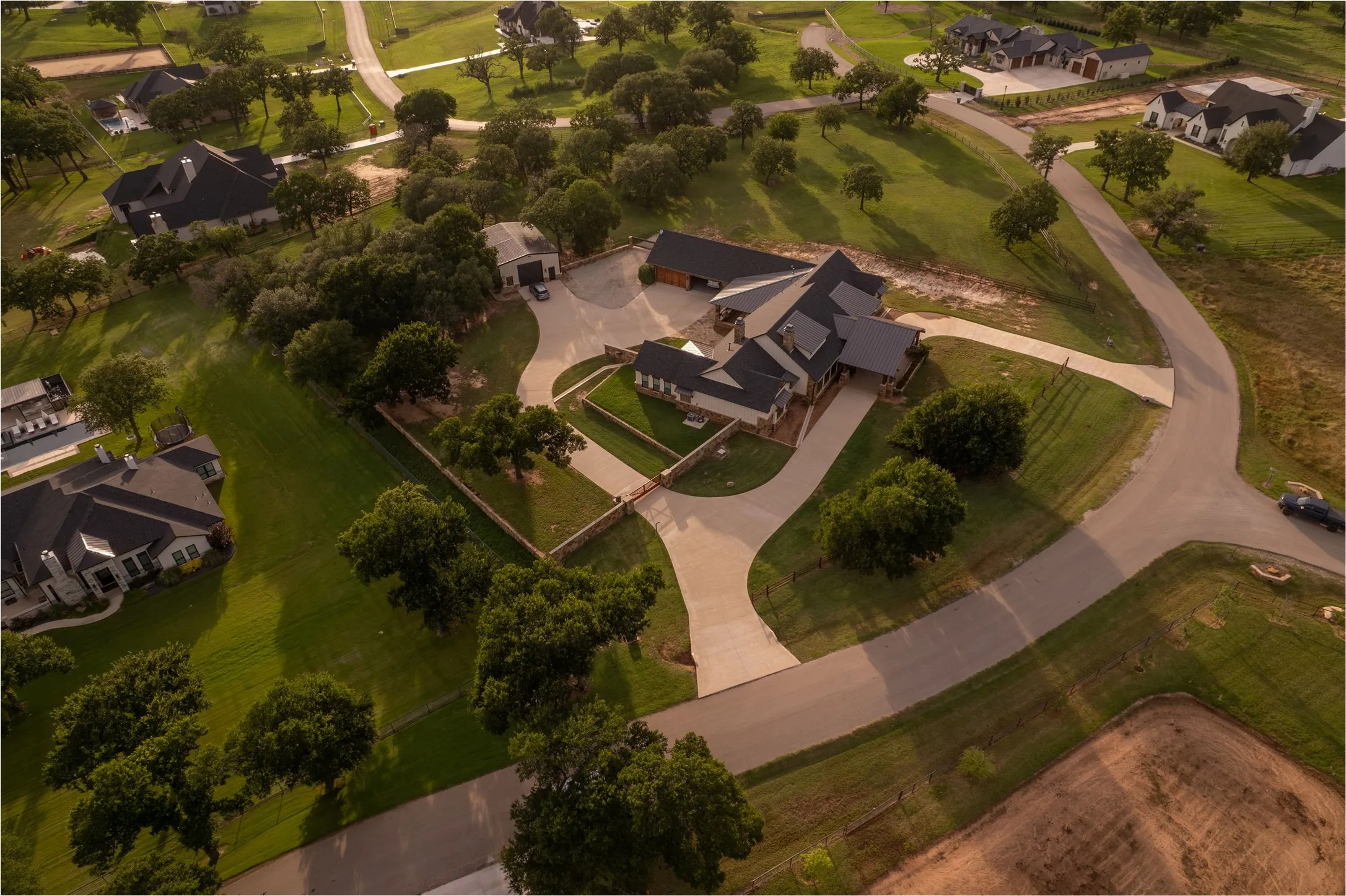 Single Family Residence For Sale in Parker County , 117a Hansma Way, Weatherford, Texas 76087, 4 Bedroom, 5 Bathroom, 4 Garage spaces, 4,809 Sqft, built in 2023, Preowned, mls#21047122, Real Estate Agent in Weatherford, Homes For Sale in Parker county, Homes For Sale in Weatherford, Realtor in Weatherford Texas, Real Estate Brokerage Independent Realty Texas, Luminita Cordes Realtor