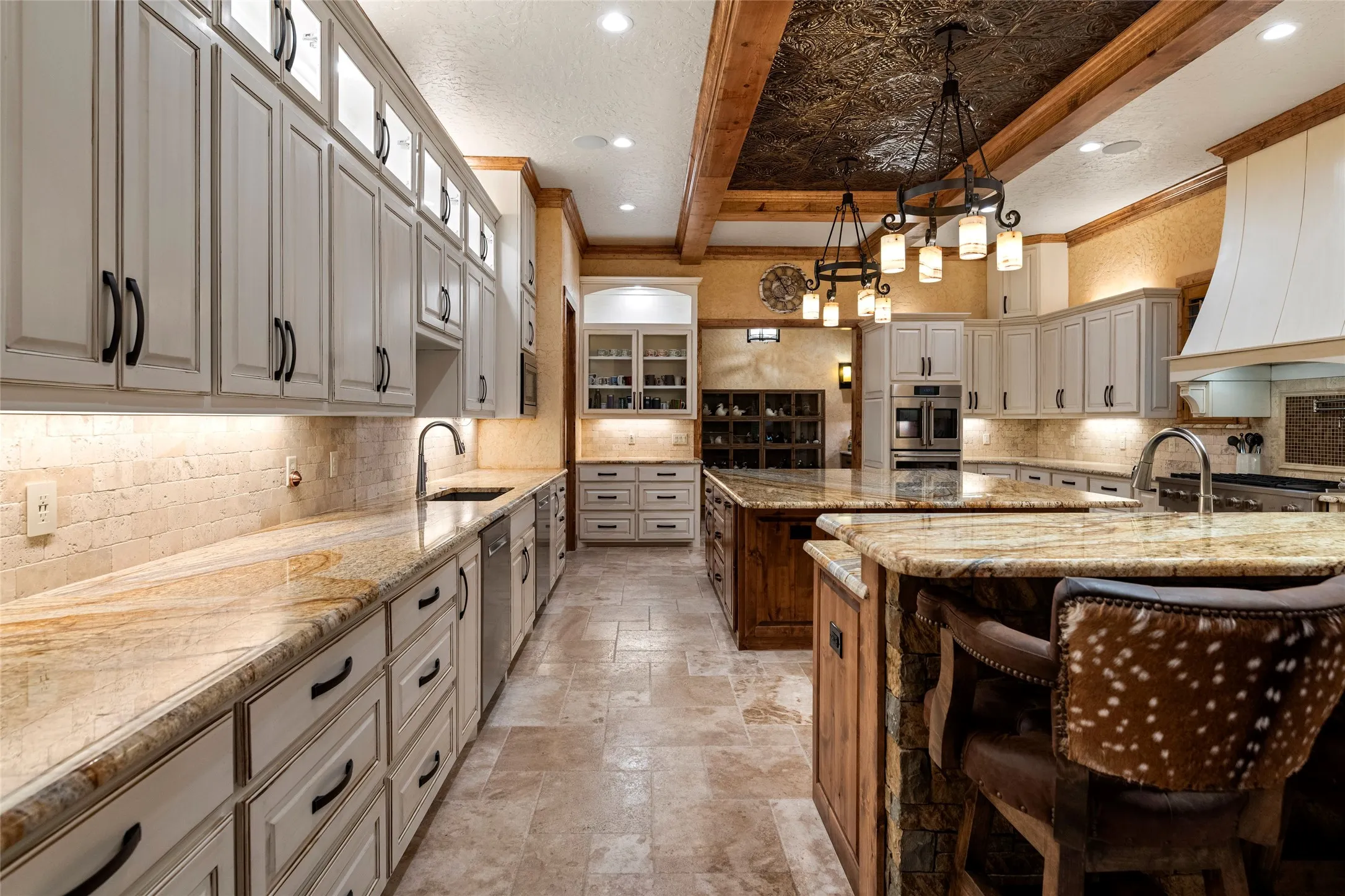 Single Family Residence For Sale in Parker County , 117a Hansma Way, Weatherford, Texas 76087, 4 Bedroom, 5 Bathroom, 4 Garage spaces, 4,809 Sqft, built in 2023, Preowned, mls#21047122, Real Estate Agent in Weatherford, Homes For Sale in Parker county, Homes For Sale in Weatherford, Realtor in Weatherford Texas, Real Estate Brokerage Independent Realty Texas, Luminita Cordes Realtor