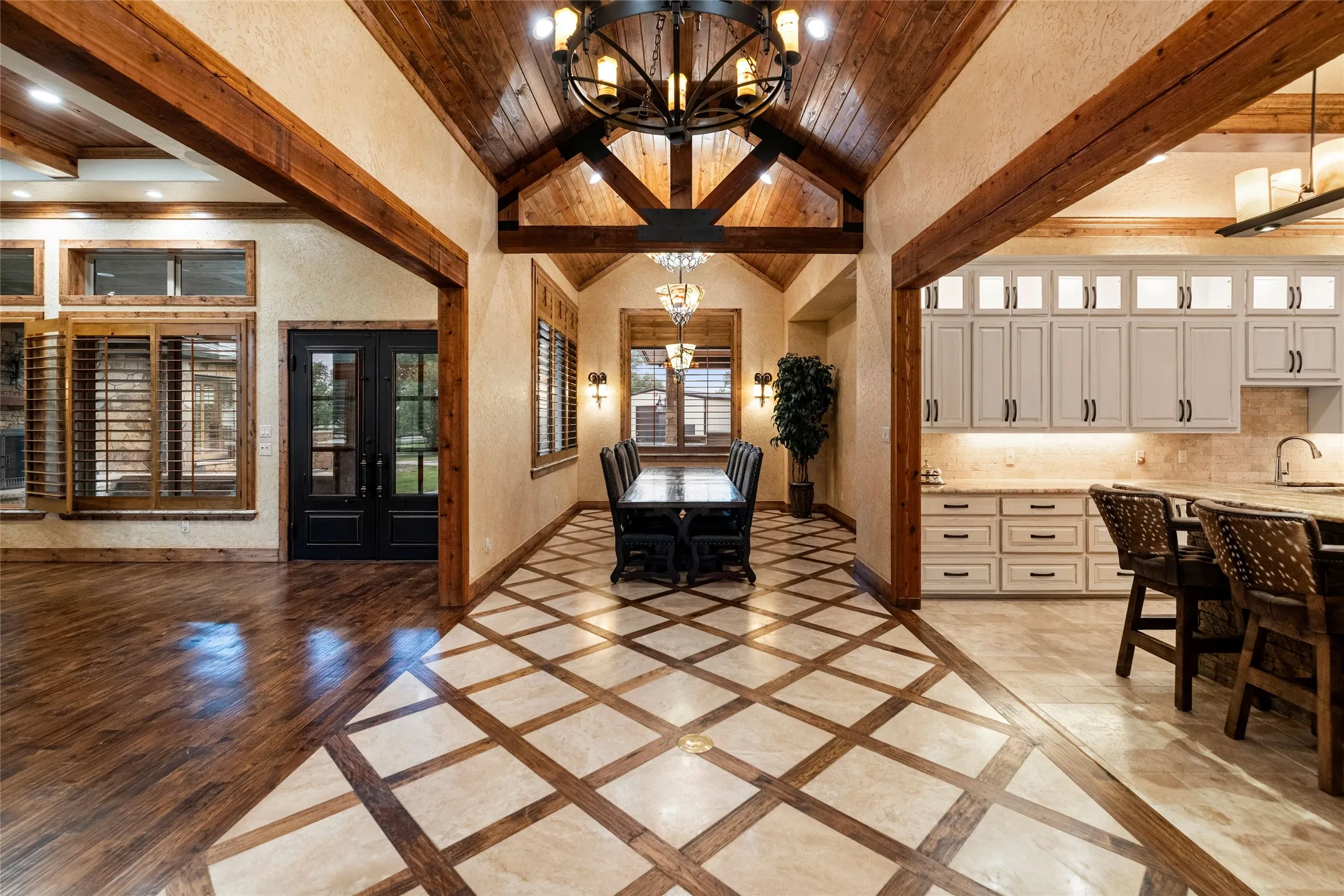 Single Family Residence For Sale in Parker County , 117a Hansma Way, Weatherford, Texas 76087, 4 Bedroom, 5 Bathroom, 4 Garage spaces, 4,809 Sqft, built in 2023, Preowned, mls#21047122, Real Estate Agent in Weatherford, Homes For Sale in Parker county, Homes For Sale in Weatherford, Realtor in Weatherford Texas, Real Estate Brokerage Independent Realty Texas, Luminita Cordes Realtor
