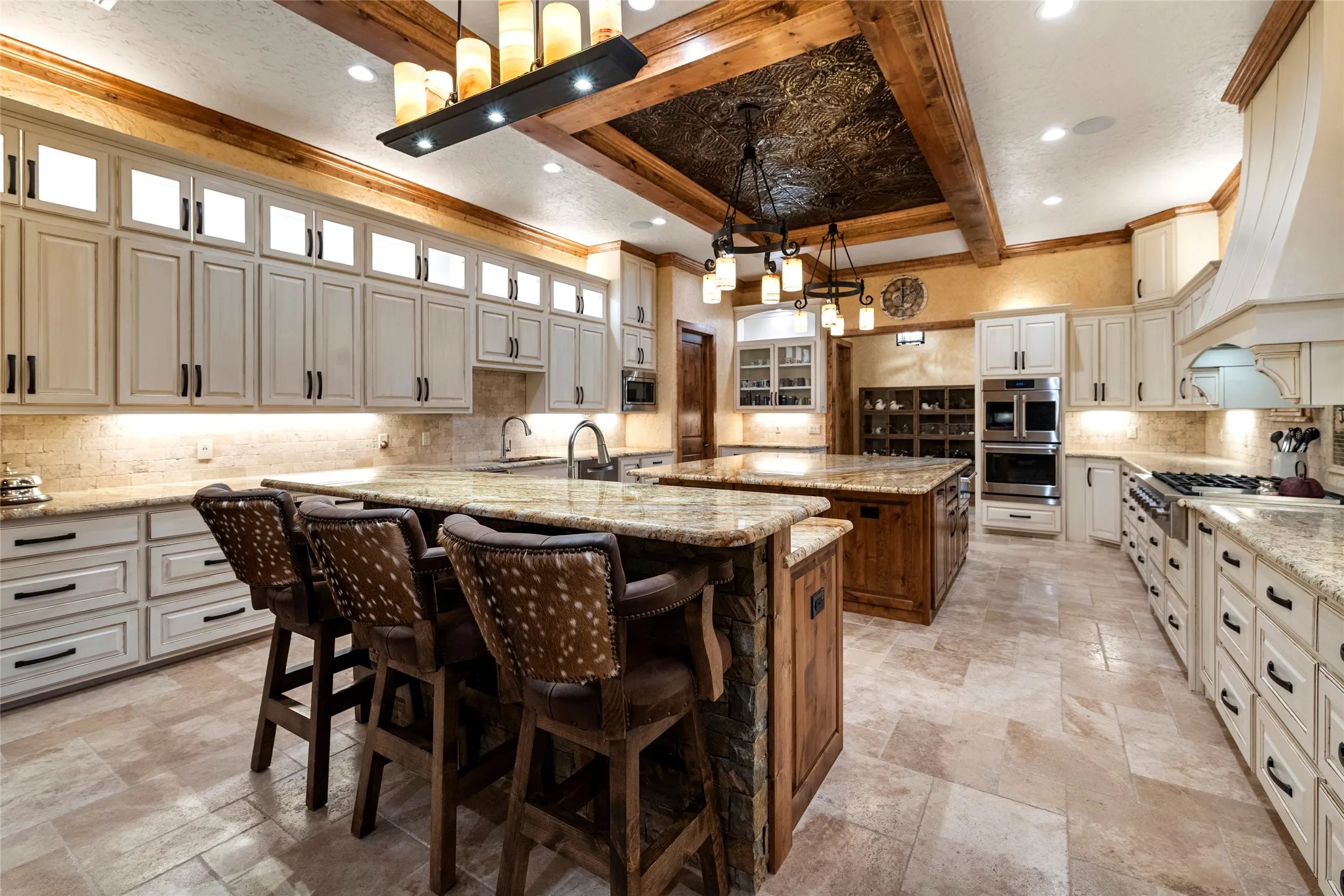 Single Family Residence For Sale in Parker County , 117a Hansma Way, Weatherford, Texas 76087, 4 Bedroom, 5 Bathroom, 4 Garage spaces, 4,809 Sqft, built in 2023, Preowned, mls#21047122, Real Estate Agent in Weatherford, Homes For Sale in Parker county, Homes For Sale in Weatherford, Realtor in Weatherford Texas, Real Estate Brokerage Independent Realty Texas, Luminita Cordes Realtor
