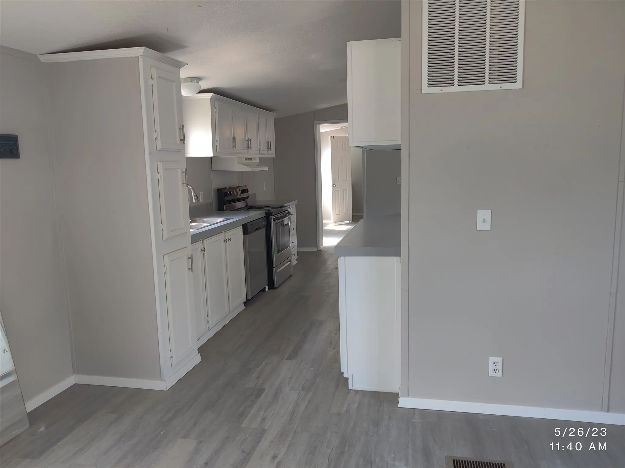Mobile Home For Rent in Grayson County , 307 Jones Circle, Pottsboro, Texas 75076, 3 Bedroom, 2 Bathroom, Garage spaces, 1,216 Sqft, built in 2005, mls#21045027, Real Estate Agent in Pottsboro, Homes For Rent in Grayson county, Homes For Rent in Pottsboro, Realtor in Pottsboro Texas, Real Estate Brokerage Independent Realty Texas, Luminita Cordes Realtor
