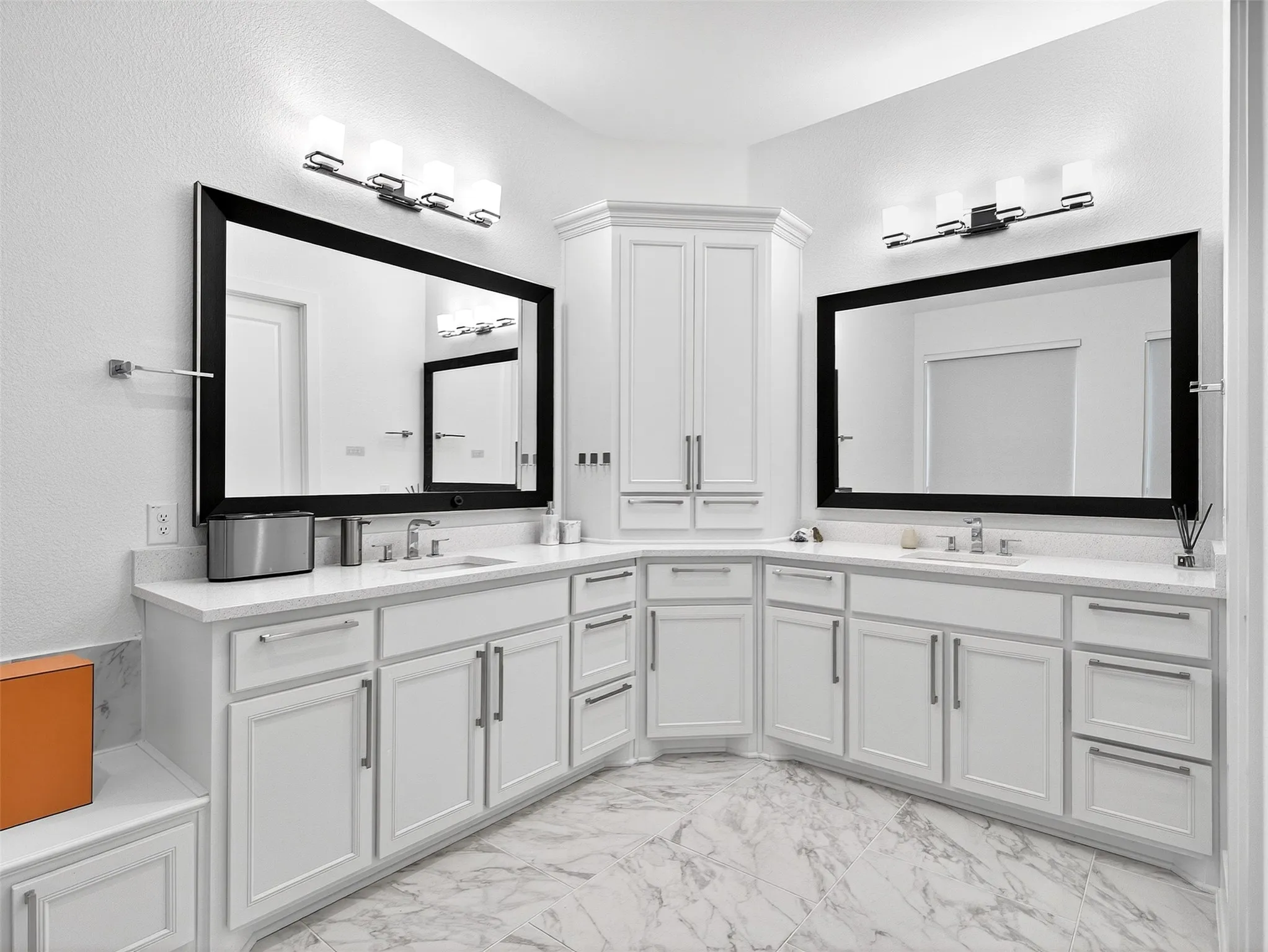 Single Family Residence For Sale in Tarrant County , 4204 Mark Twain Boulevard, Flower Mound, Texas 75022, 5 Bedroom, 5 Bathroom, 3 Garage spaces, 5,239 Sqft, built in 2022, mls#21049124, Real Estate Agent in Flower Mound, Homes For Sale in Tarrant county, Homes For Sale in Flower Mound, Realtor in Flower Mound Texas, Real Estate Brokerage Independent Realty Texas, Luminita Cordes Realtor