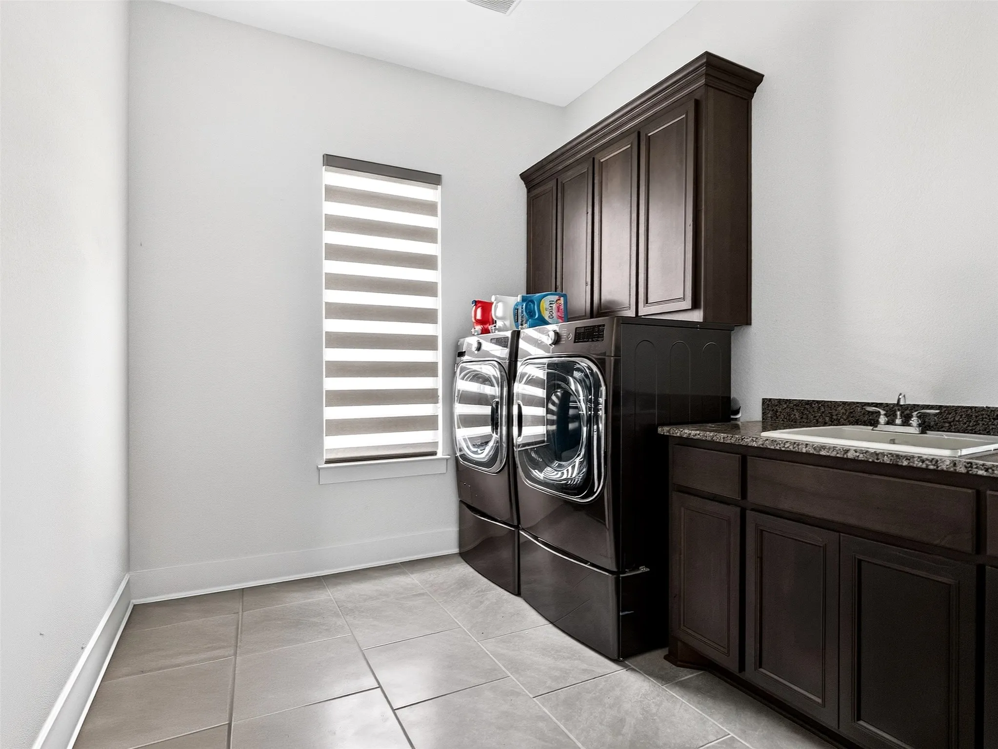 Single Family Residence For Sale in Tarrant County , 4204 Mark Twain Boulevard, Flower Mound, Texas 75022, 5 Bedroom, 5 Bathroom, 3 Garage spaces, 5,239 Sqft, built in 2022, mls#21049124, Real Estate Agent in Flower Mound, Homes For Sale in Tarrant county, Homes For Sale in Flower Mound, Realtor in Flower Mound Texas, Real Estate Brokerage Independent Realty Texas, Luminita Cordes Realtor