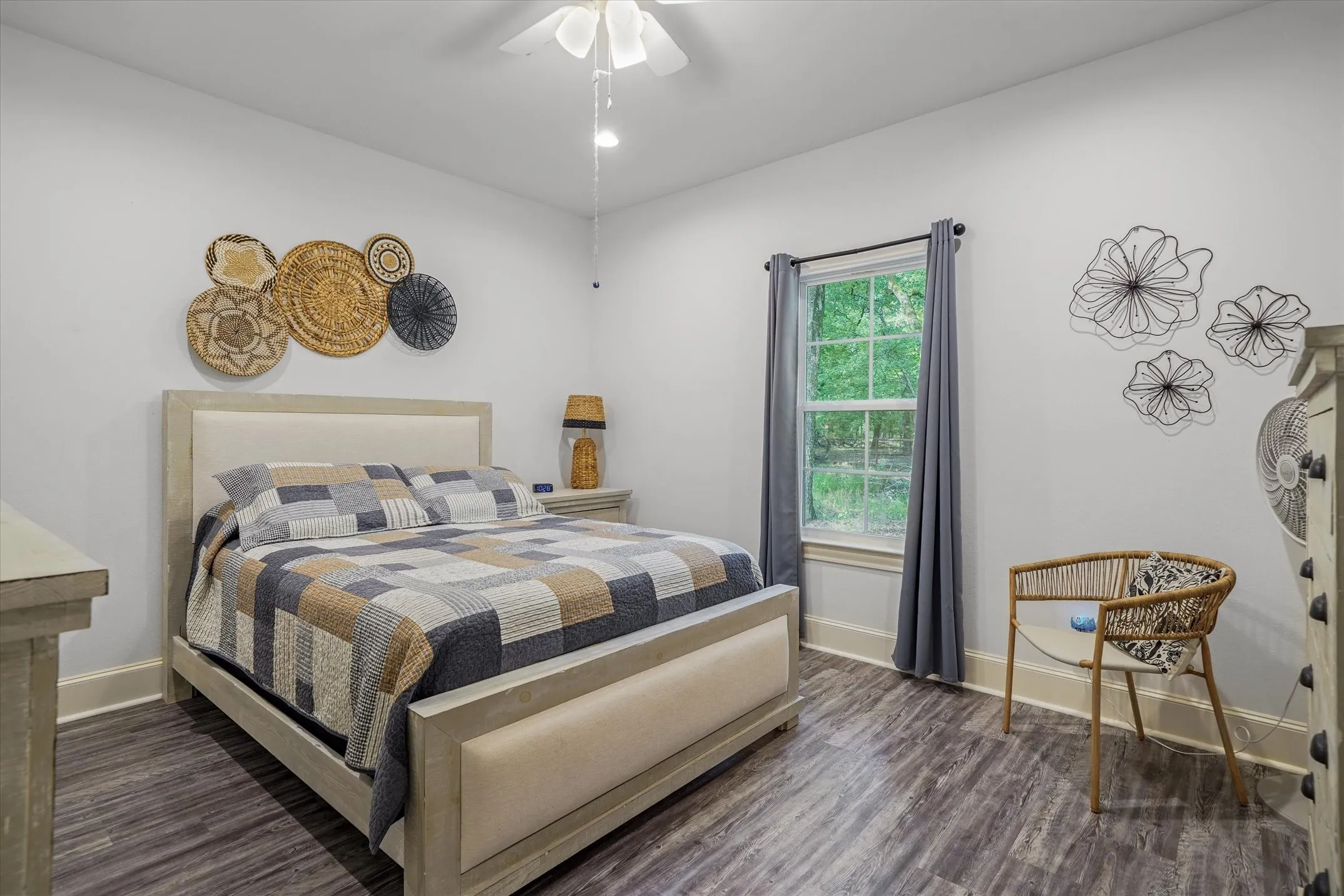 Bedroom featuring ceiling fan, dark wood-type flooring, and recessed lighting