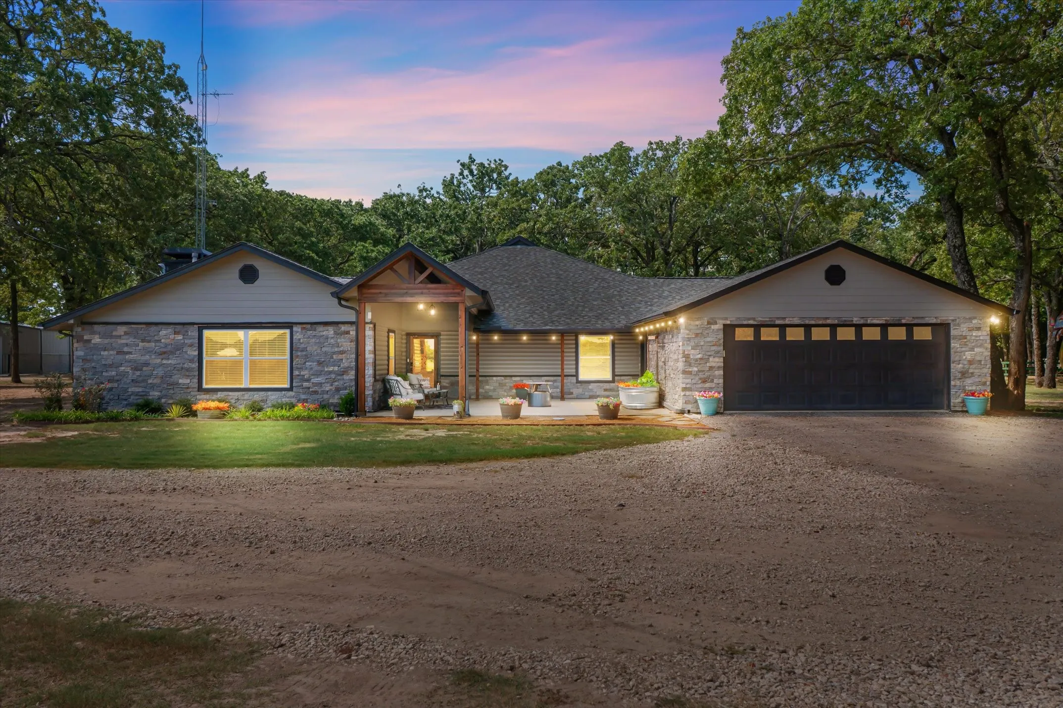 Farm For Sale in Kaufman County , 12260 County Road 4017, Kemp, Texas 75143, 4 Bedroom, 4 Bathroom, 2 Garage spaces, 4,366 Sqft, built in 1983, Preowned, mls#21045420, Real Estate Agent in Kemp, Homes For Sale in Kaufman county, Homes For Sale in Kemp, Realtor in Kemp Texas, Real Estate Brokerage Independent Realty Texas, Luminita Cordes Realtor
