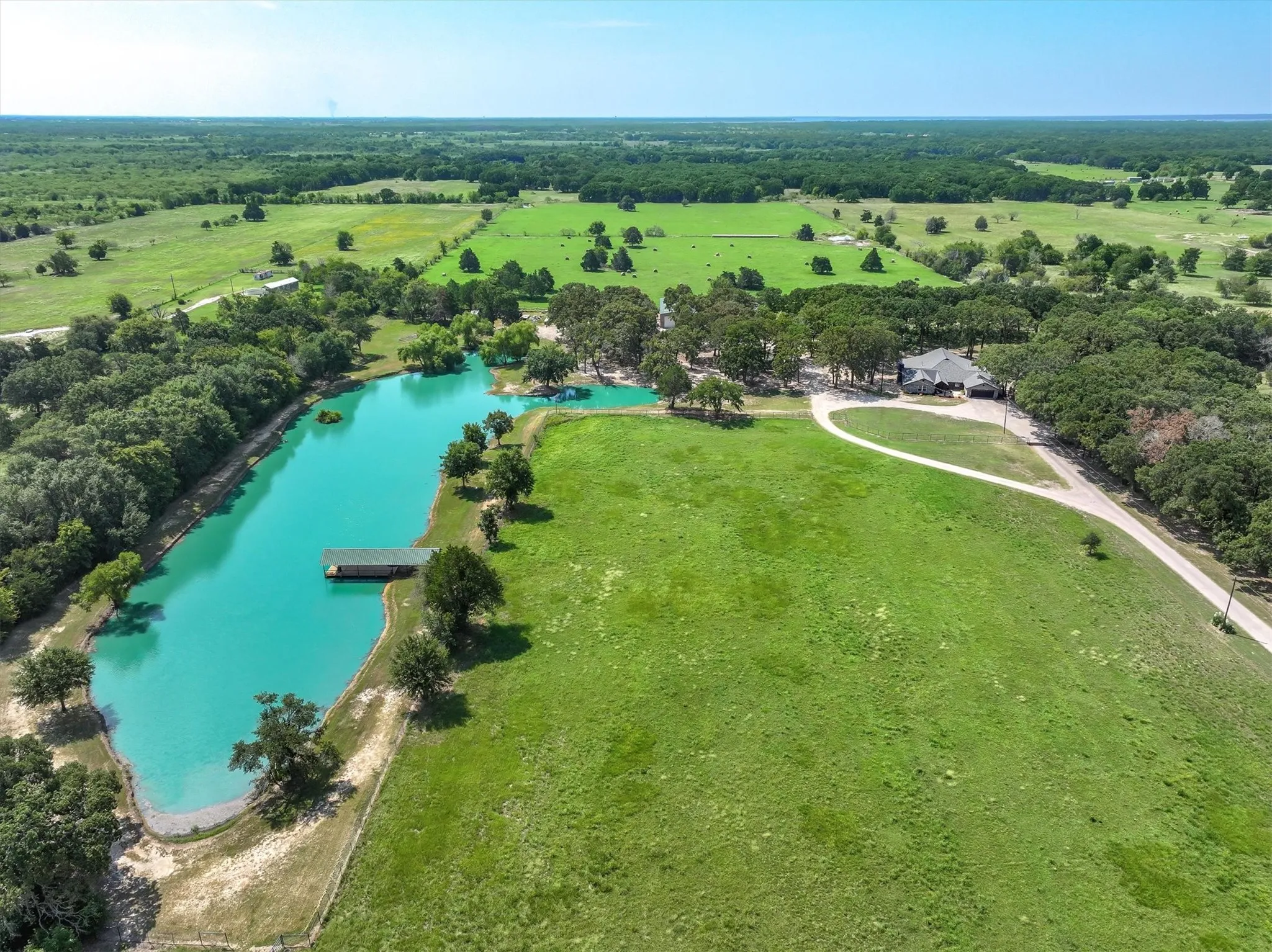 Farm For Sale in Kaufman County , 12260 County Road 4017, Kemp, Texas 75143, 4 Bedroom, 4 Bathroom, 2 Garage spaces, 4,366 Sqft, built in 1983, Preowned, mls#21045420, Real Estate Agent in Kemp, Homes For Sale in Kaufman county, Homes For Sale in Kemp, Realtor in Kemp Texas, Real Estate Brokerage Independent Realty Texas, Luminita Cordes Realtor