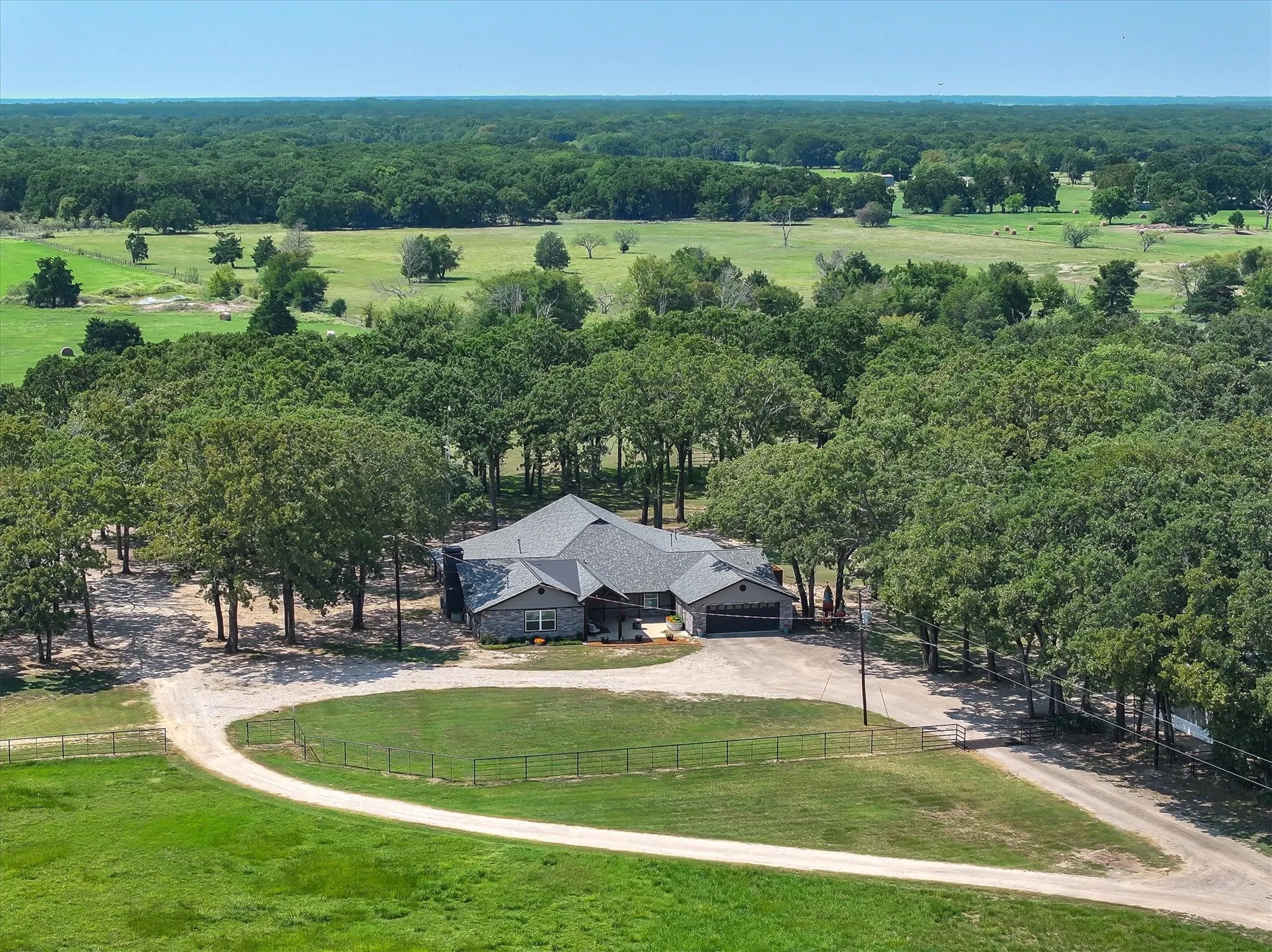 Farm For Sale in Kaufman County , 12260 County Road 4017, Kemp, Texas 75143, 4 Bedroom, 4 Bathroom, 2 Garage spaces, 4,366 Sqft, built in 1983, Preowned, mls#21045420, Real Estate Agent in Kemp, Homes For Sale in Kaufman county, Homes For Sale in Kemp, Realtor in Kemp Texas, Real Estate Brokerage Independent Realty Texas, Luminita Cordes Realtor