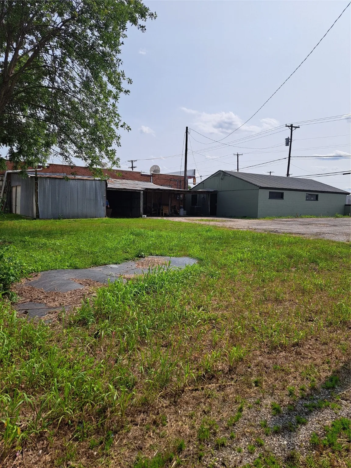 Office For Sale in Fannin County , 404 Chestnut Street, Bonham, Texas 75418, 0, 0, Garage spaces, 0 Sqft, built in 1996, mls#21049828, Real Estate Agent in Bonham, Homes For Sale in Fannin county, Homes For Sale in Bonham, Realtor in Bonham Texas, Real Estate Brokerage Independent Realty Texas, Luminita Cordes Realtor