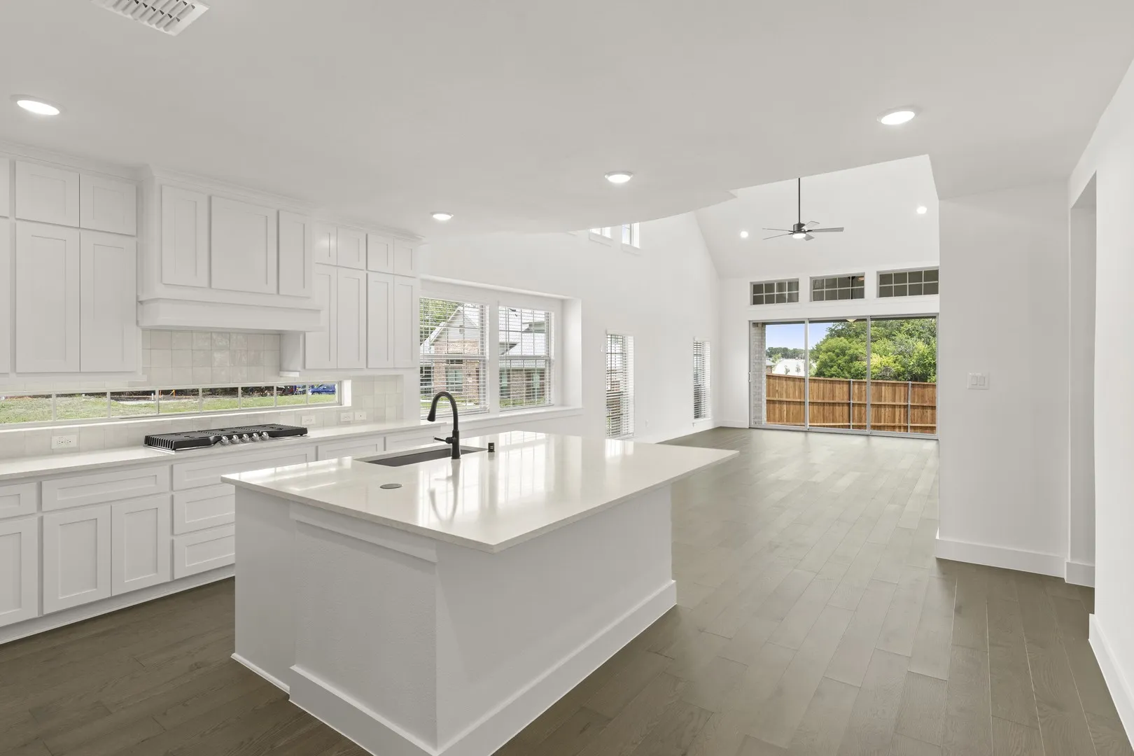 14. 12814 Meadow Glen - Kitchen (3)