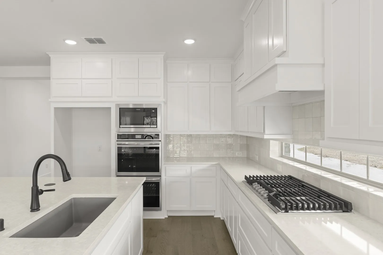 15. 12814 Meadow Glen - Kitchen (4)