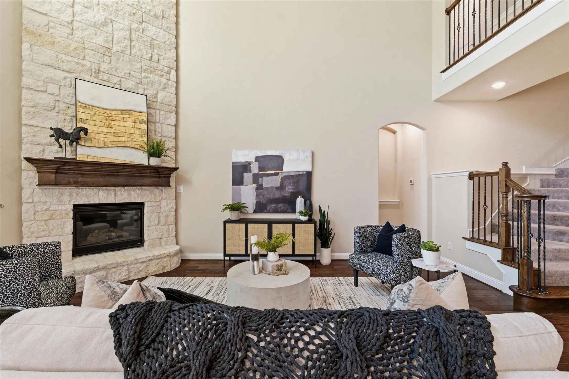Single Family Residence For Sale in Dallas County , 3815 Wind Cave Bend, Irving, Texas 75063, 4 Bedroom, 5 Bathroom, 2 Garage spaces, 3,608 Sqft, built in 2016, Preowned, mls#21042334, Real Estate Agent in Irving, Homes For Sale in Dallas county, Homes For Sale in Irving, Realtor in Irving Texas, Real Estate Brokerage Independent Realty Texas, Luminita Cordes Realtor