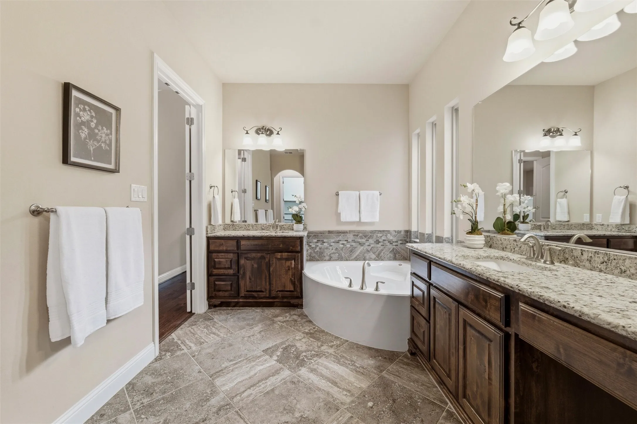 Single Family Residence For Sale in Dallas County , 3815 Wind Cave Bend, Irving, Texas 75063, 4 Bedroom, 5 Bathroom, 2 Garage spaces, 3,608 Sqft, built in 2016, Preowned, mls#21042334, Real Estate Agent in Irving, Homes For Sale in Dallas county, Homes For Sale in Irving, Realtor in Irving Texas, Real Estate Brokerage Independent Realty Texas, Luminita Cordes Realtor