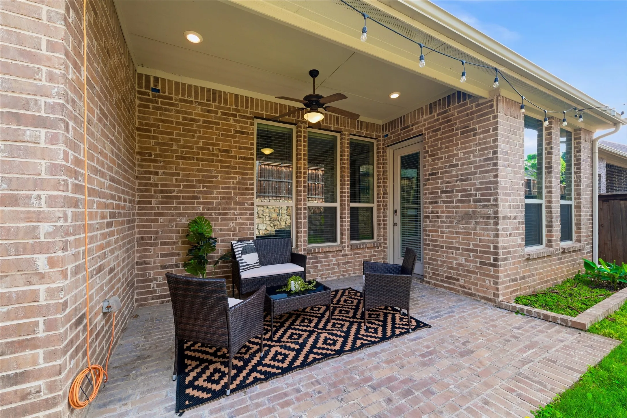 Single Family Residence For Sale in Dallas County , 3815 Wind Cave Bend, Irving, Texas 75063, 4 Bedroom, 5 Bathroom, 2 Garage spaces, 3,608 Sqft, built in 2016, Preowned, mls#21042334, Real Estate Agent in Irving, Homes For Sale in Dallas county, Homes For Sale in Irving, Realtor in Irving Texas, Real Estate Brokerage Independent Realty Texas, Luminita Cordes Realtor