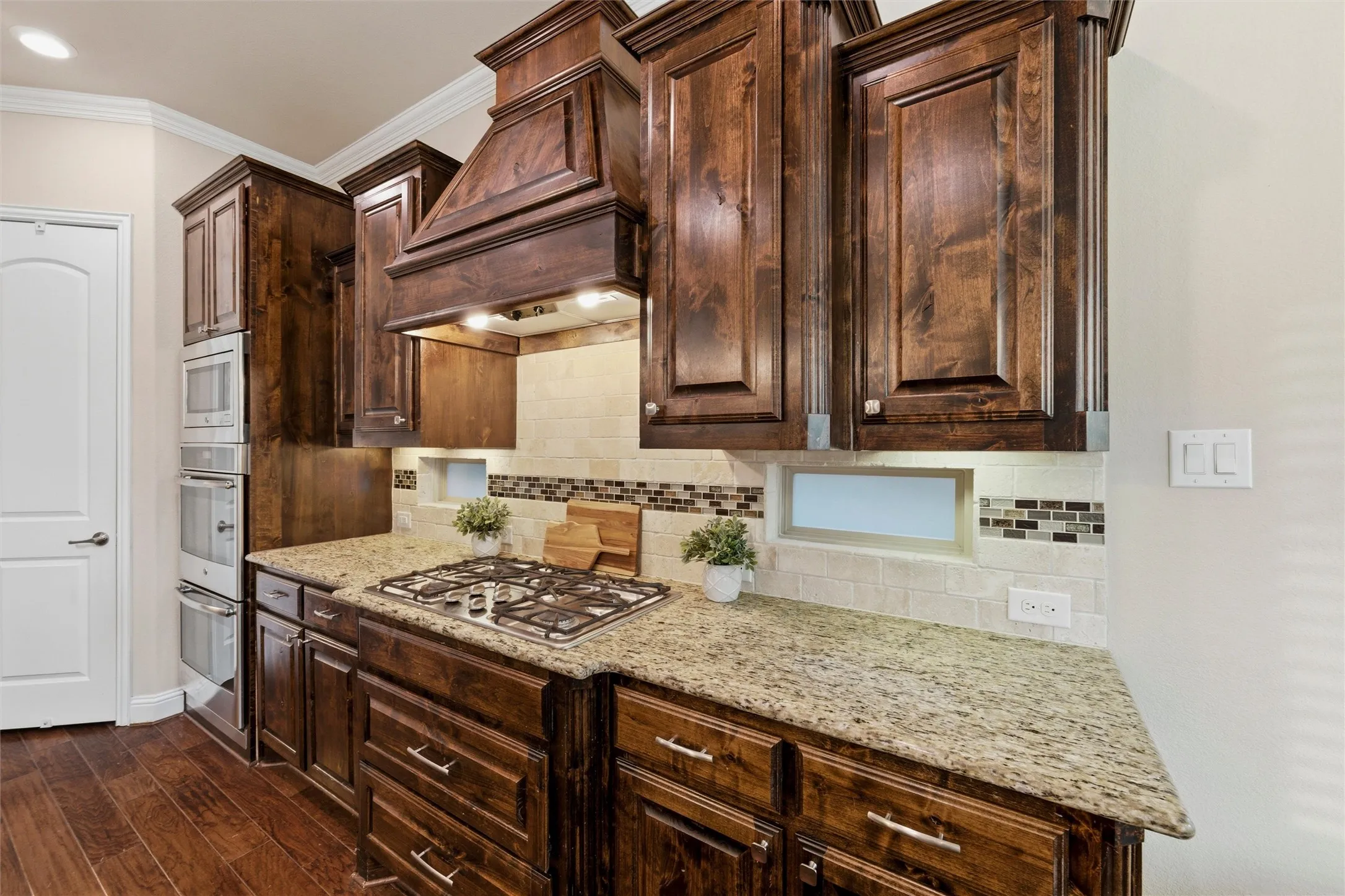 Single Family Residence For Sale in Dallas County , 3815 Wind Cave Bend, Irving, Texas 75063, 4 Bedroom, 5 Bathroom, 2 Garage spaces, 3,608 Sqft, built in 2016, Preowned, mls#21042334, Real Estate Agent in Irving, Homes For Sale in Dallas county, Homes For Sale in Irving, Realtor in Irving Texas, Real Estate Brokerage Independent Realty Texas, Luminita Cordes Realtor