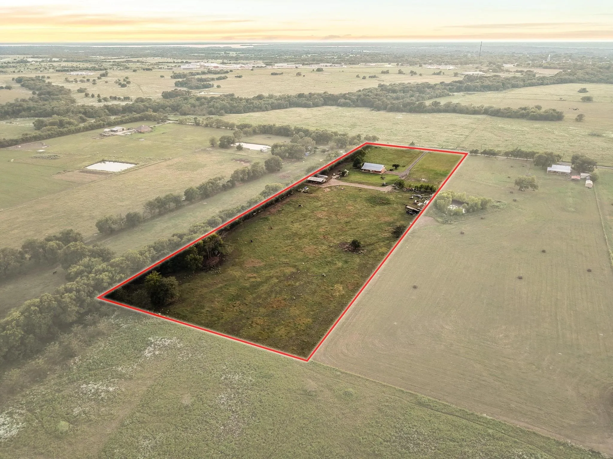 Farm For Sale in Hunt County , 5285 County Road 3226, Lone Oak, Texas 75453, 3 Bedrooms, 2 Bathrooms, Garage spaces, 1,914 Sqft, built in 2007, Preowned, Price $599,000, mls#21050353, Real Estate Agent in Lone Oak, Homes For Sale in Hunt county, Homes For Sale in Lone Oak, Realtor in Lone Oak Texas, Real Estate Brokerage Independent Realty Texas, Luminita Cordes Realtor