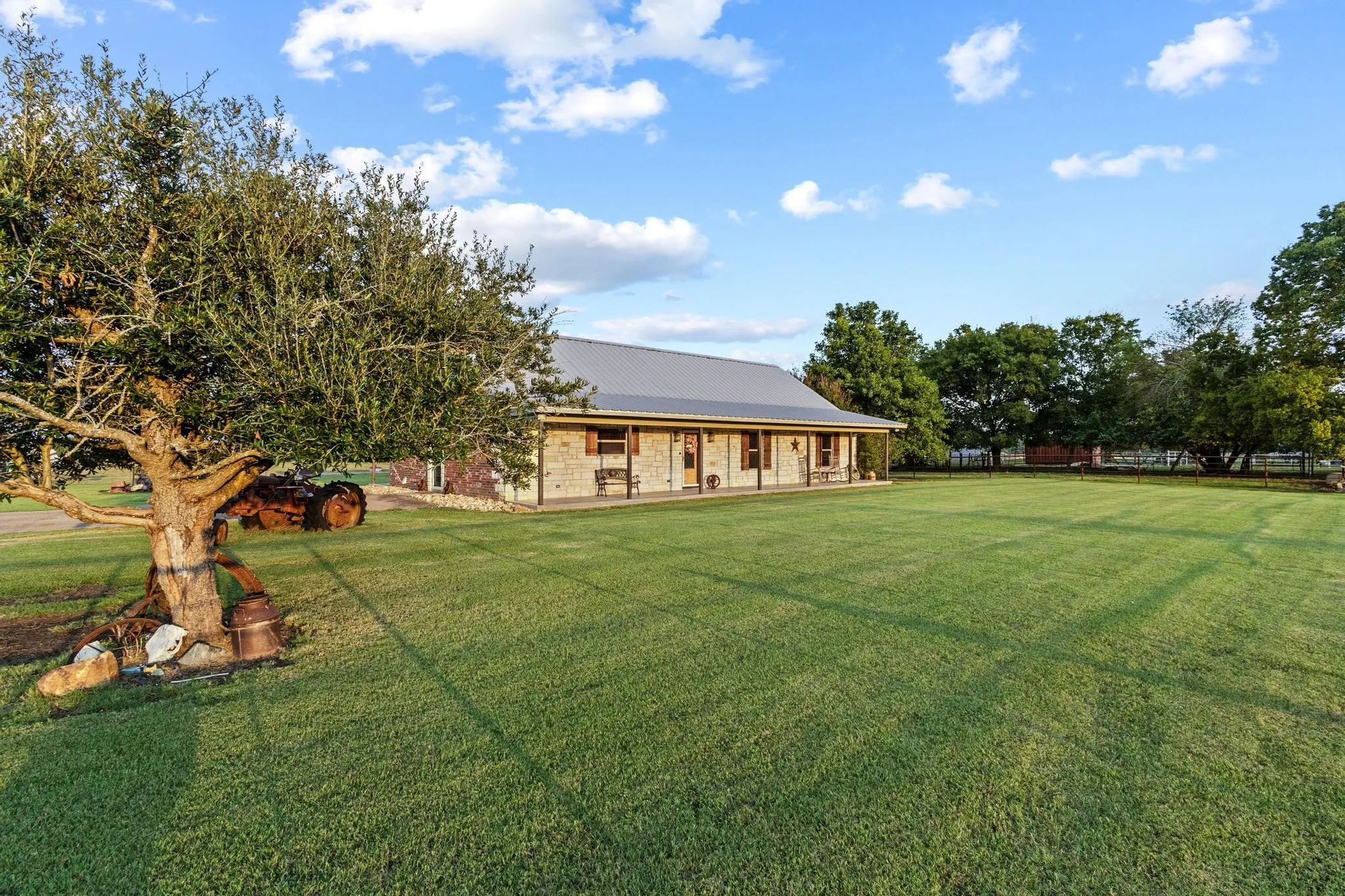Farm For Sale in Hunt County , 5285 County Road 3226, Lone Oak, Texas 75453, 3 Bedrooms, 2 Bathrooms, Garage spaces, 1,914 Sqft, built in 2007, Preowned, Price $599,000, mls#21050353, Real Estate Agent in Lone Oak, Homes For Sale in Hunt county, Homes For Sale in Lone Oak, Realtor in Lone Oak Texas, Real Estate Brokerage Independent Realty Texas, Luminita Cordes Realtor