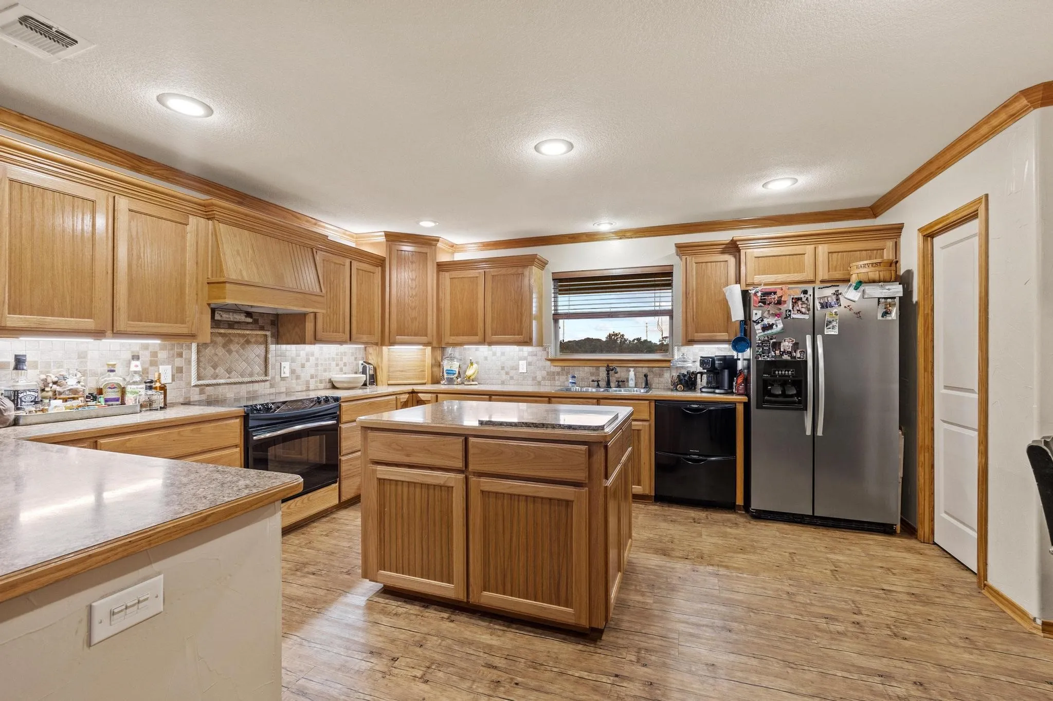 Farm For Sale in Hunt County , 5285 County Road 3226, Lone Oak, Texas 75453, 3 Bedrooms, 2 Bathrooms, Garage spaces, 1,914 Sqft, built in 2007, Preowned, Price $599,000, mls#21050353, Real Estate Agent in Lone Oak, Homes For Sale in Hunt county, Homes For Sale in Lone Oak, Realtor in Lone Oak Texas, Real Estate Brokerage Independent Realty Texas, Luminita Cordes Realtor