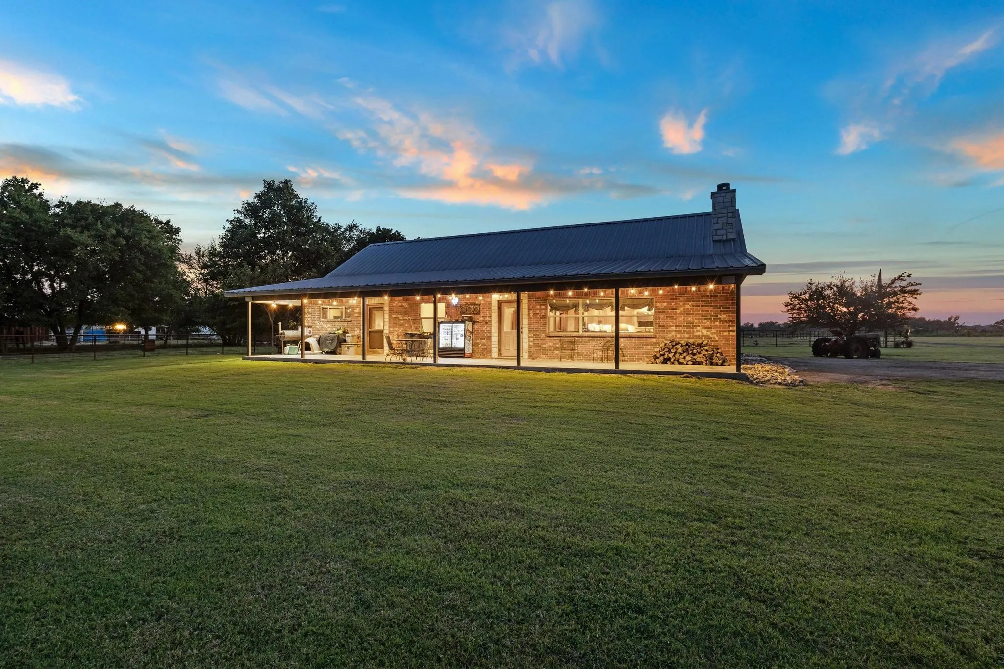 Farm For Sale in Hunt County , 5285 County Road 3226, Lone Oak, Texas 75453, 3 Bedrooms, 2 Bathrooms, Garage spaces, 1,914 Sqft, built in 2007, Preowned, Price $599,000, mls#21050353, Real Estate Agent in Lone Oak, Homes For Sale in Hunt county, Homes For Sale in Lone Oak, Realtor in Lone Oak Texas, Real Estate Brokerage Independent Realty Texas, Luminita Cordes Realtor